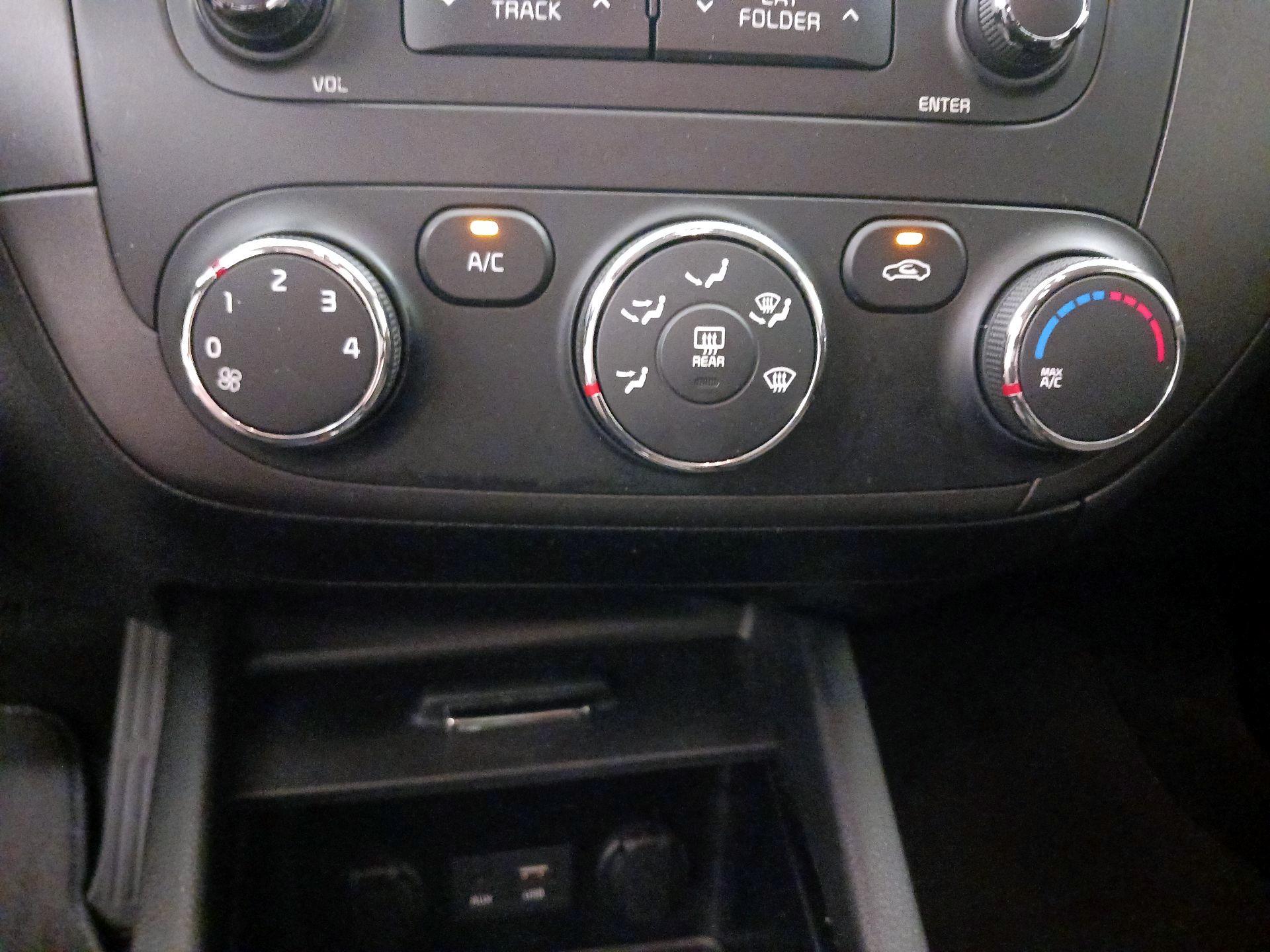 Thumbnail: 2016 Kia Forte - 16