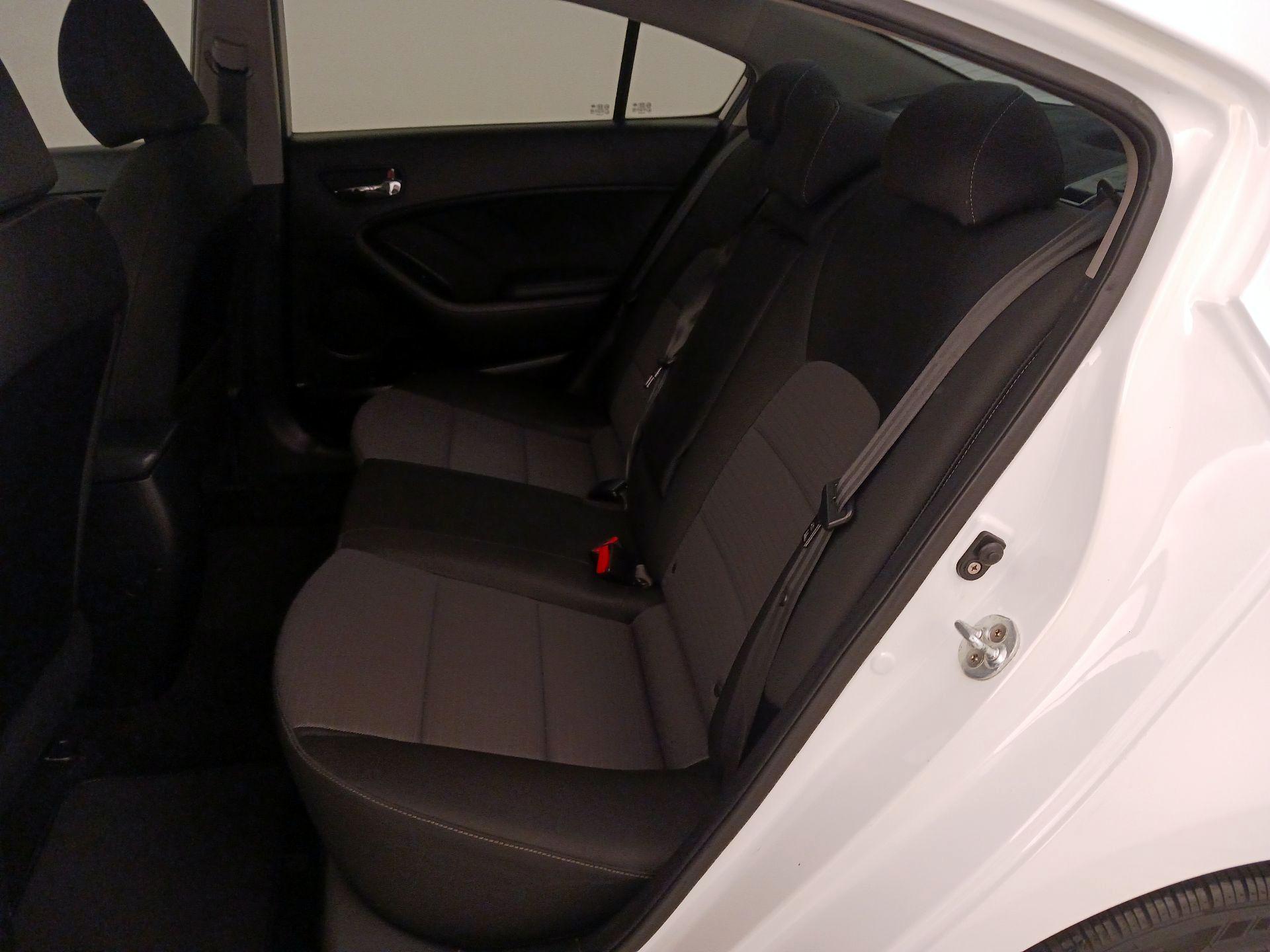 Thumbnail: 2016 Kia Forte - 19