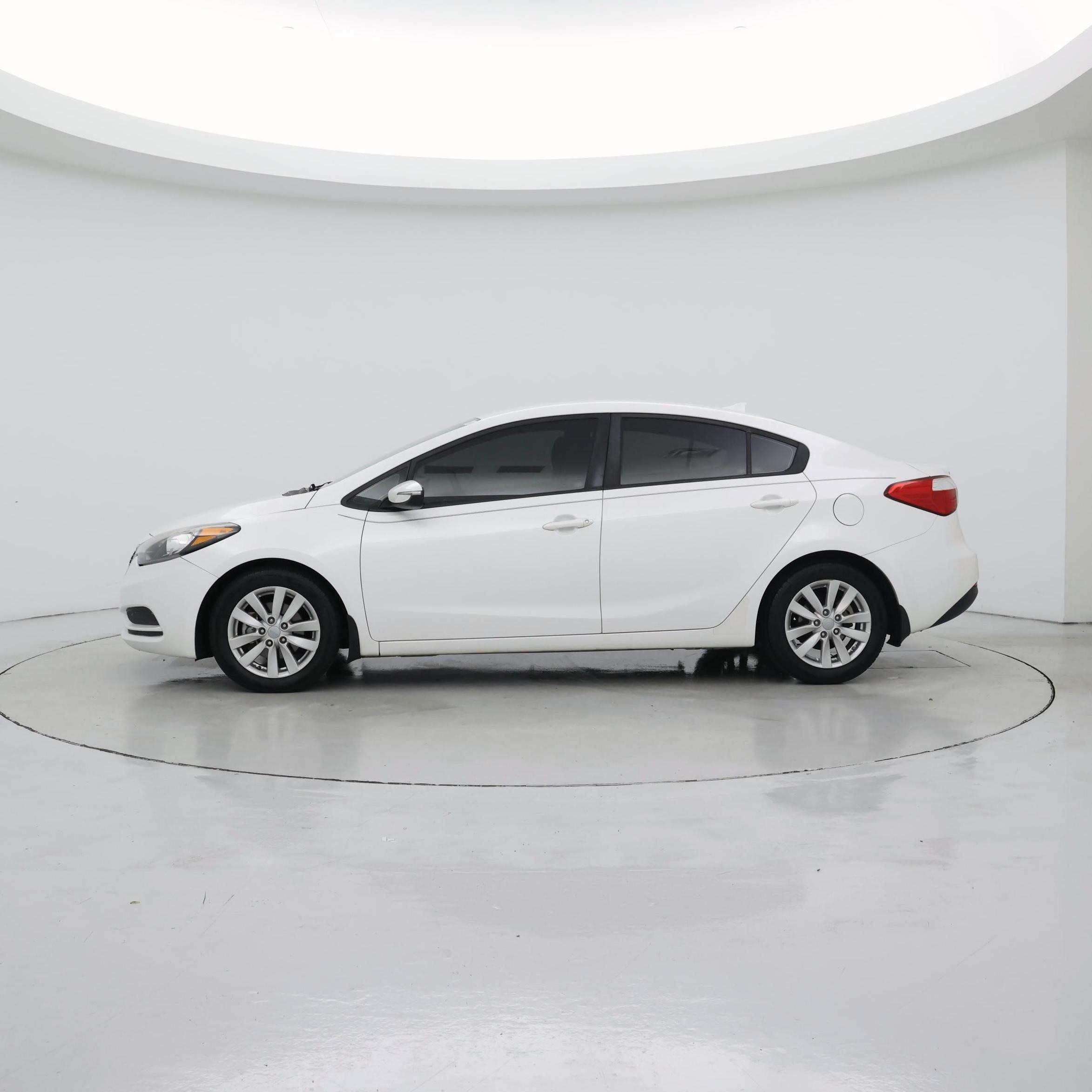 Thumbnail: 2016 Kia Forte - 3