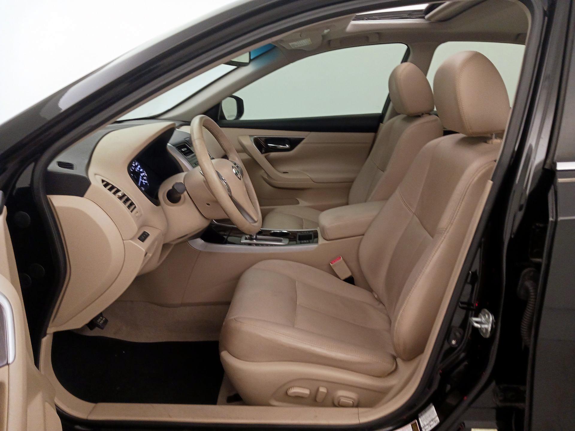 Thumbnail: 2014 Nissan Altima - 11