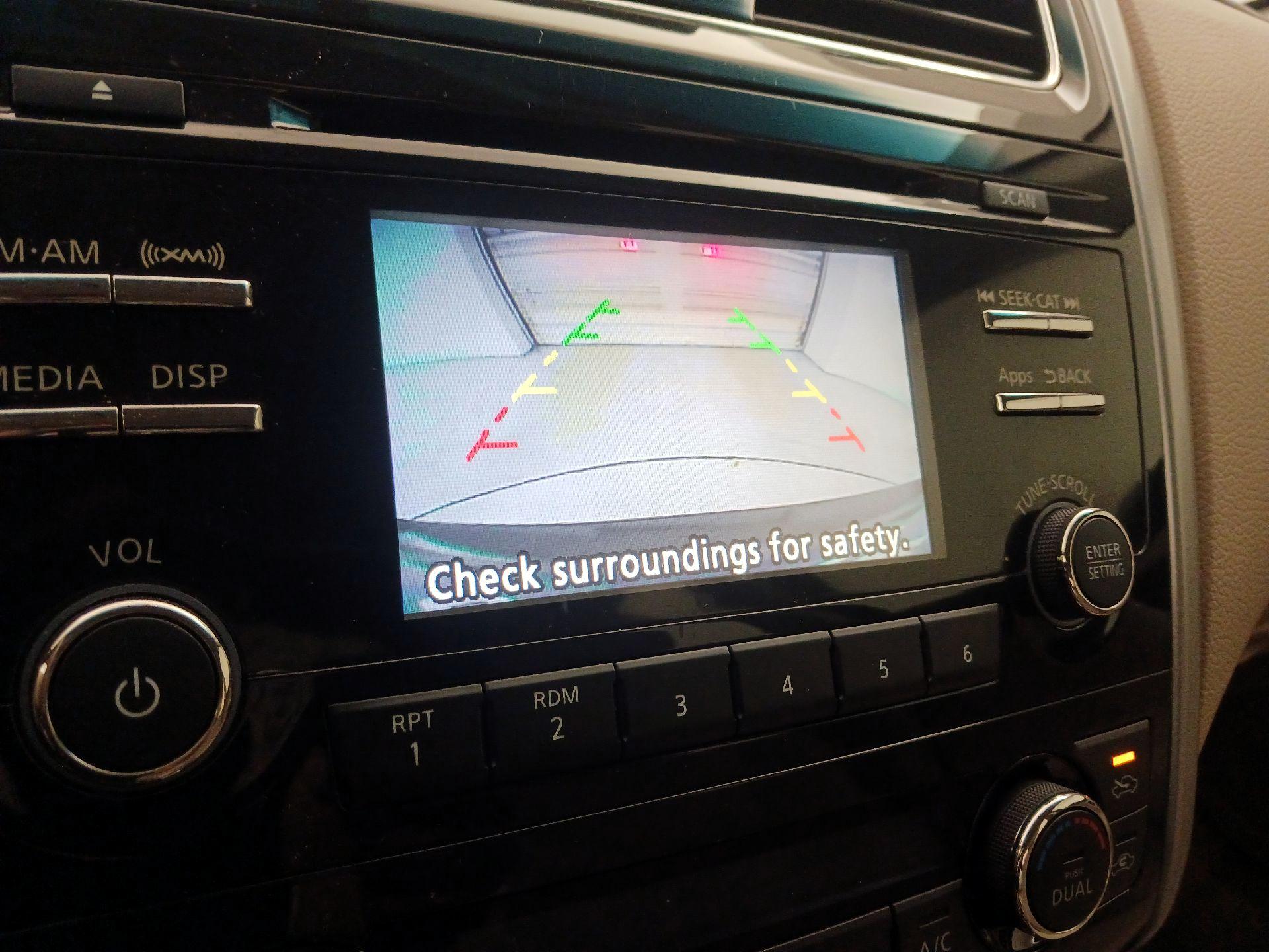 Thumbnail: 2014 Nissan Altima - 14