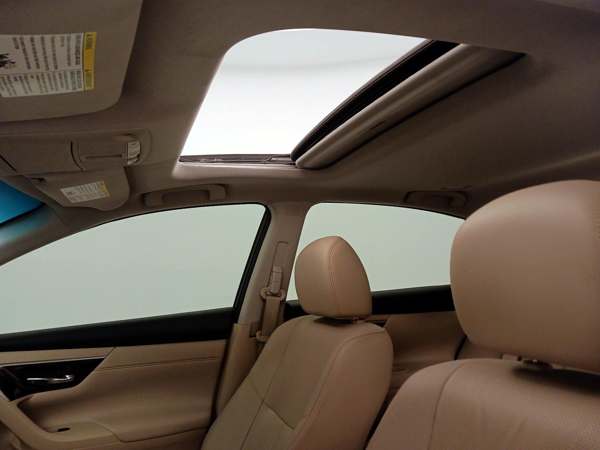 Thumbnail: 2014 Nissan Altima - 19