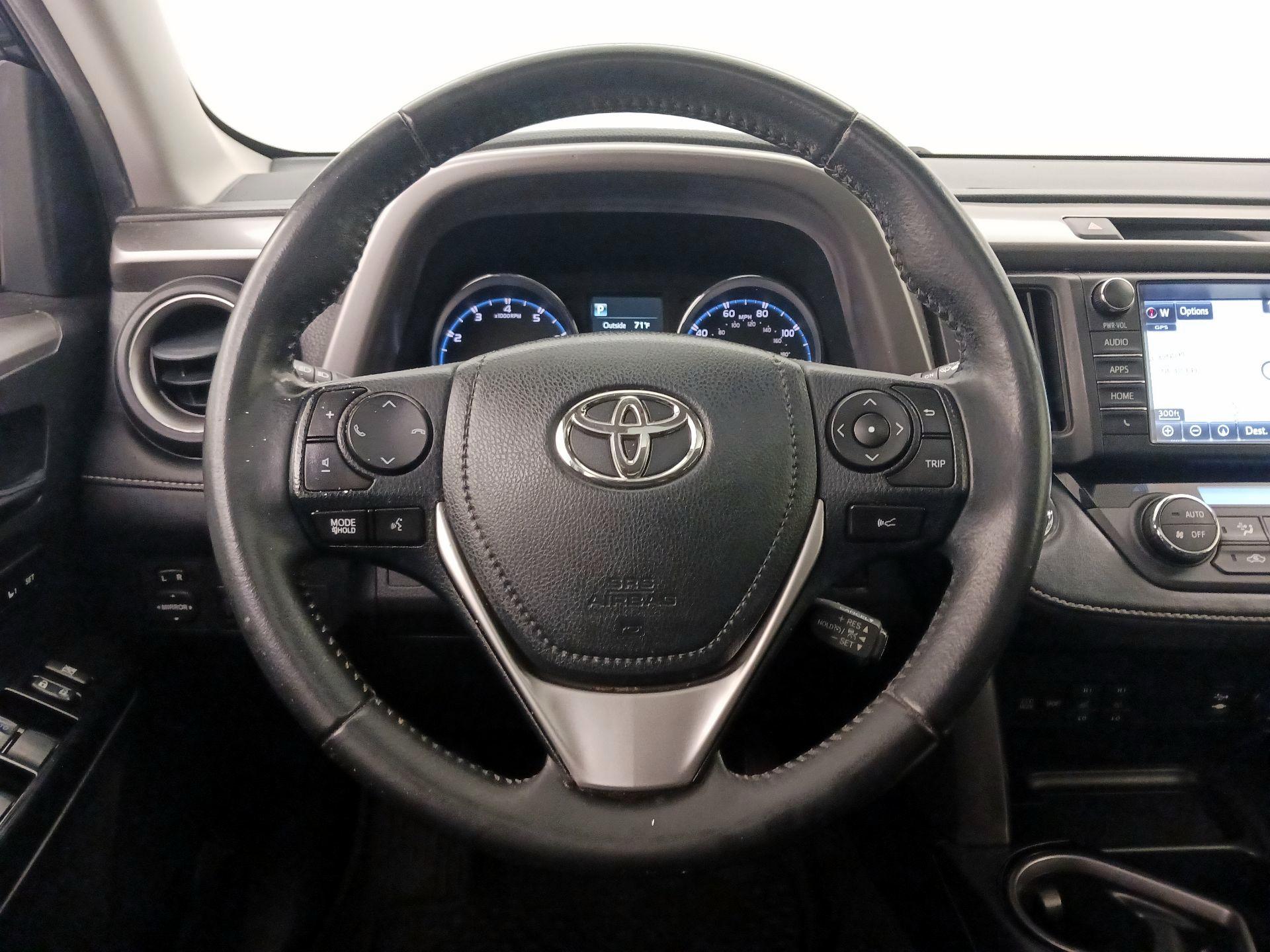 Thumbnail: 2017 Toyota RAV4 - 10