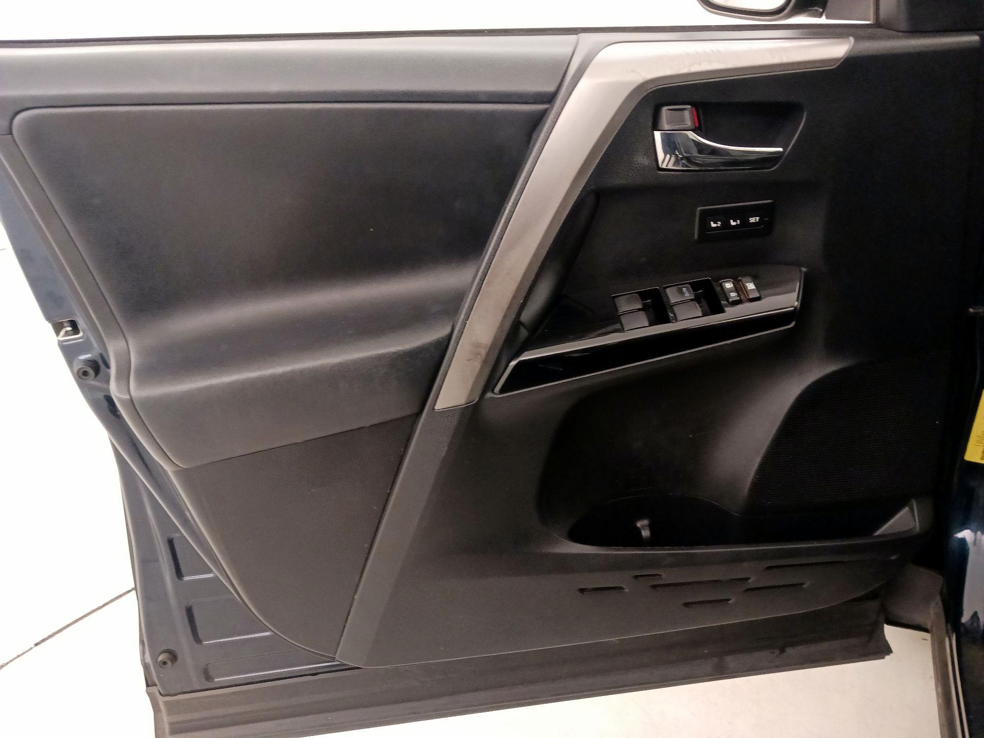 Thumbnail: 2017 Toyota RAV4 - 12