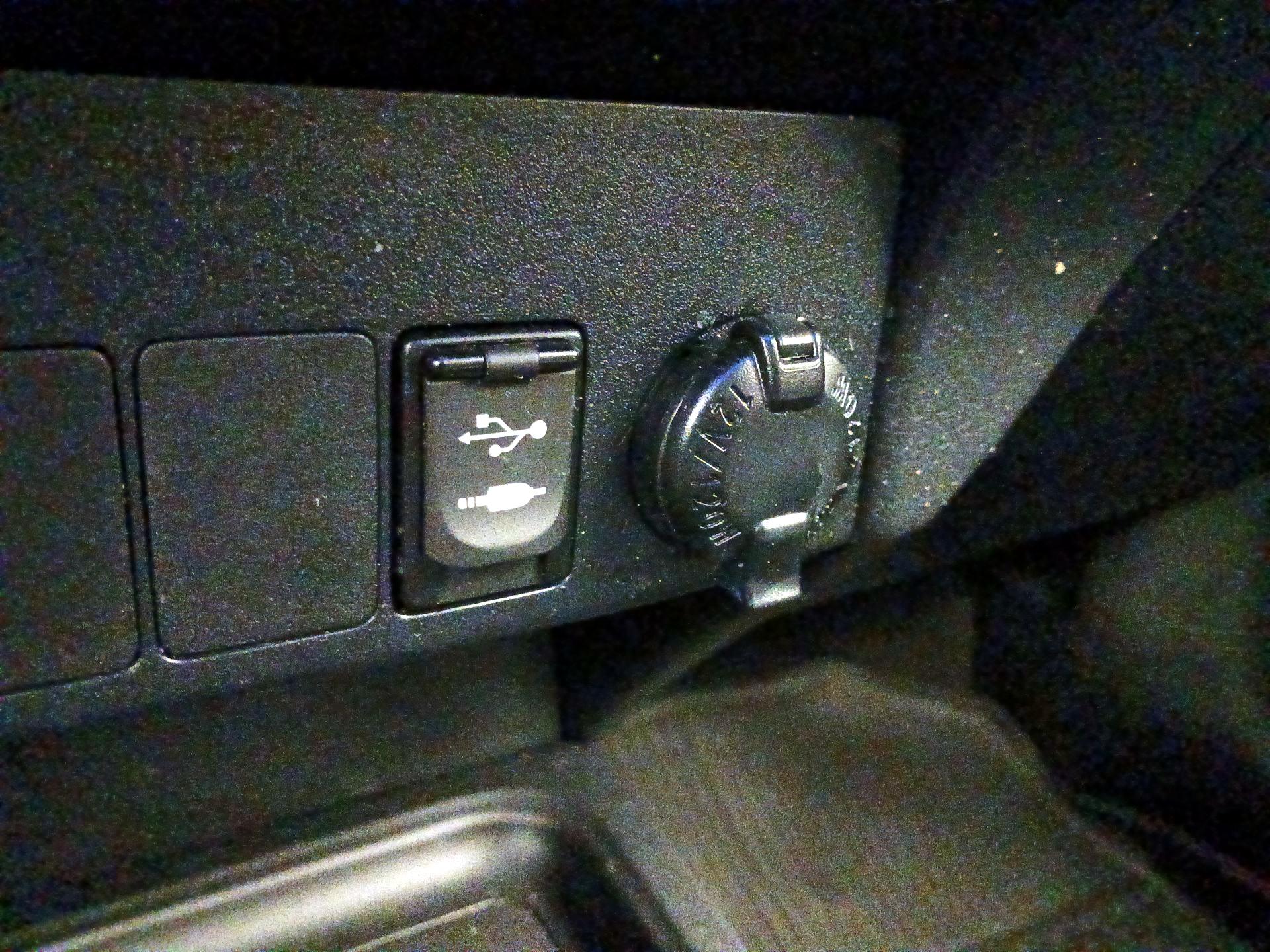 Thumbnail: 2017 Toyota RAV4 - 19