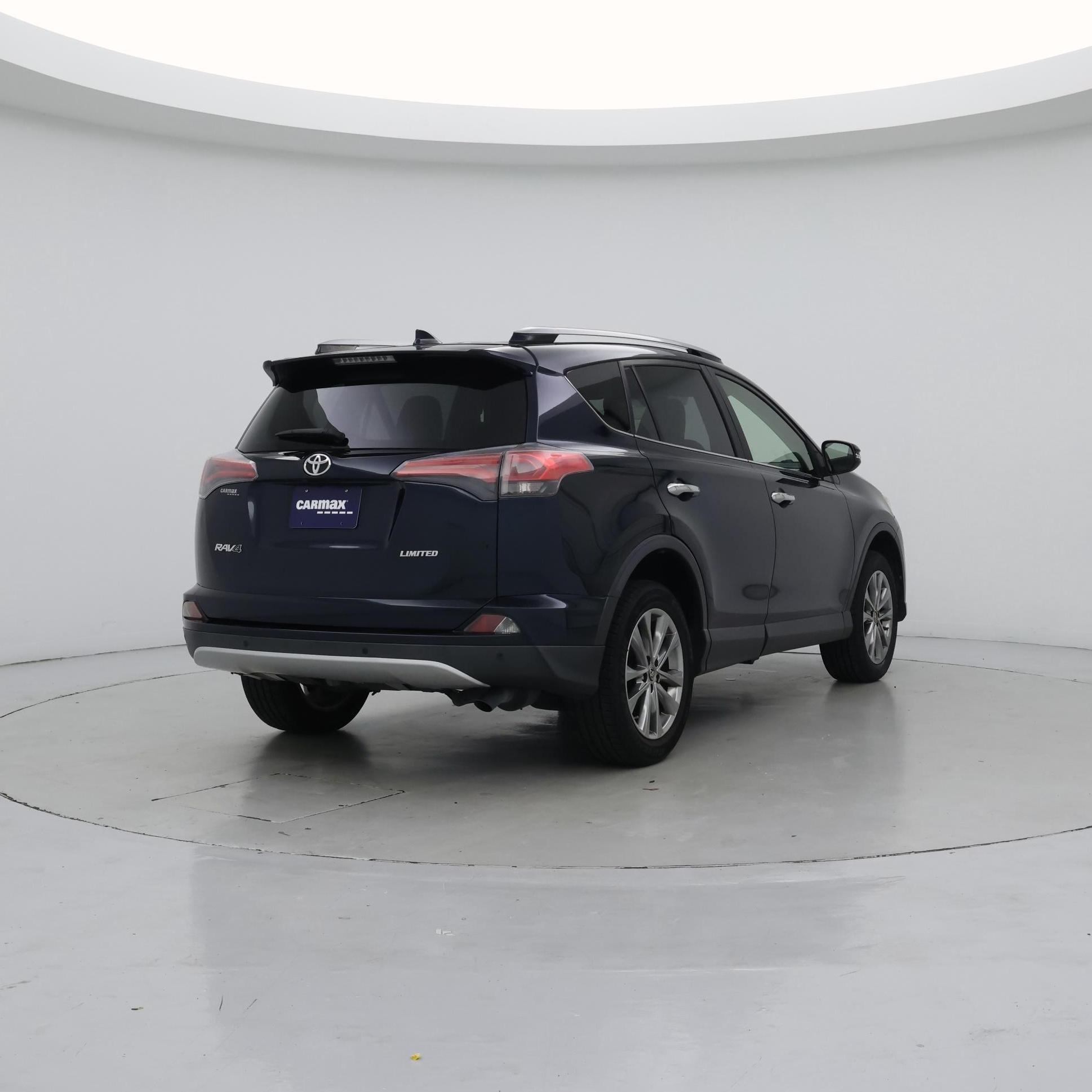 Thumbnail: 2017 Toyota RAV4 - 8