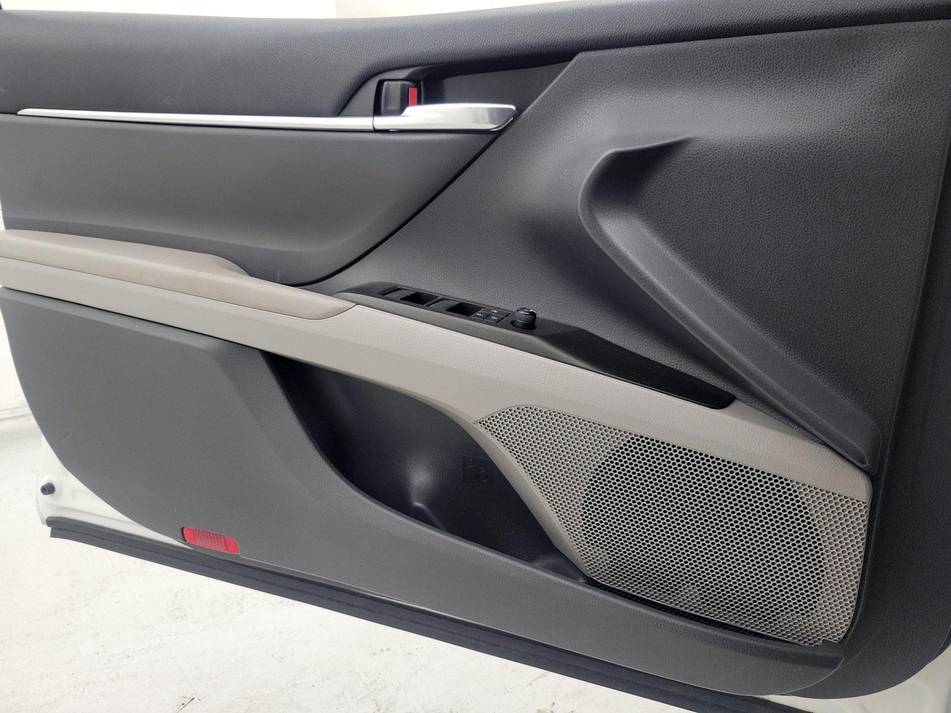 Thumbnail: 2021 Toyota Camry - 12