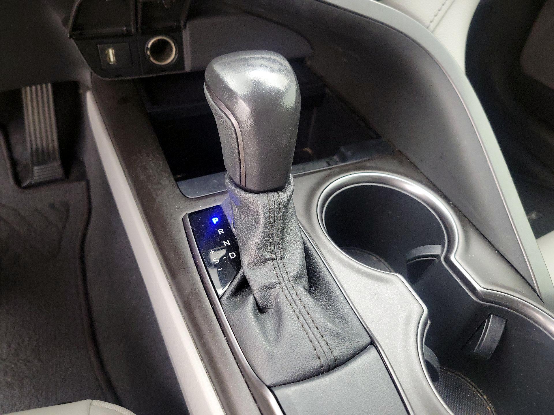 Thumbnail: 2021 Toyota Camry - 17