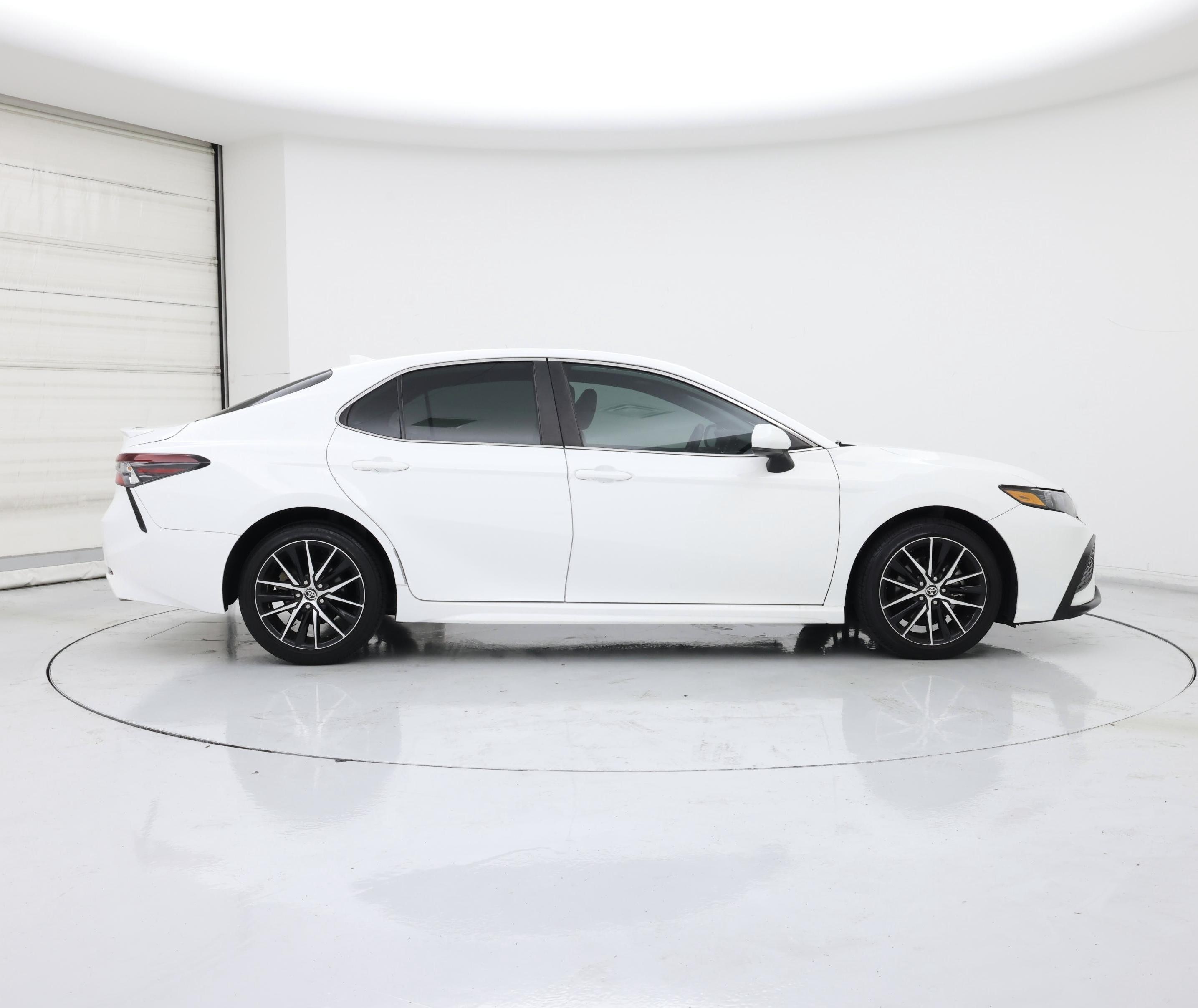 Thumbnail: 2021 Toyota Camry - 7