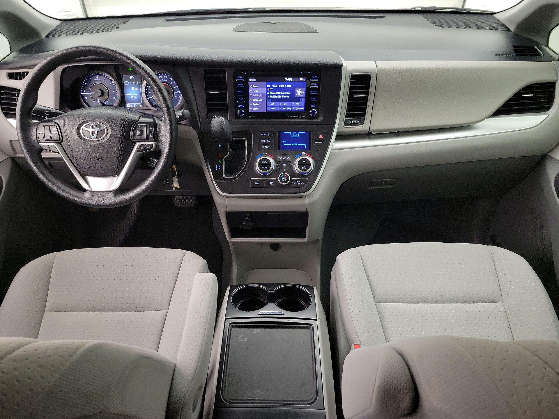 Thumbnail: 2020 Toyota Sienna - 9