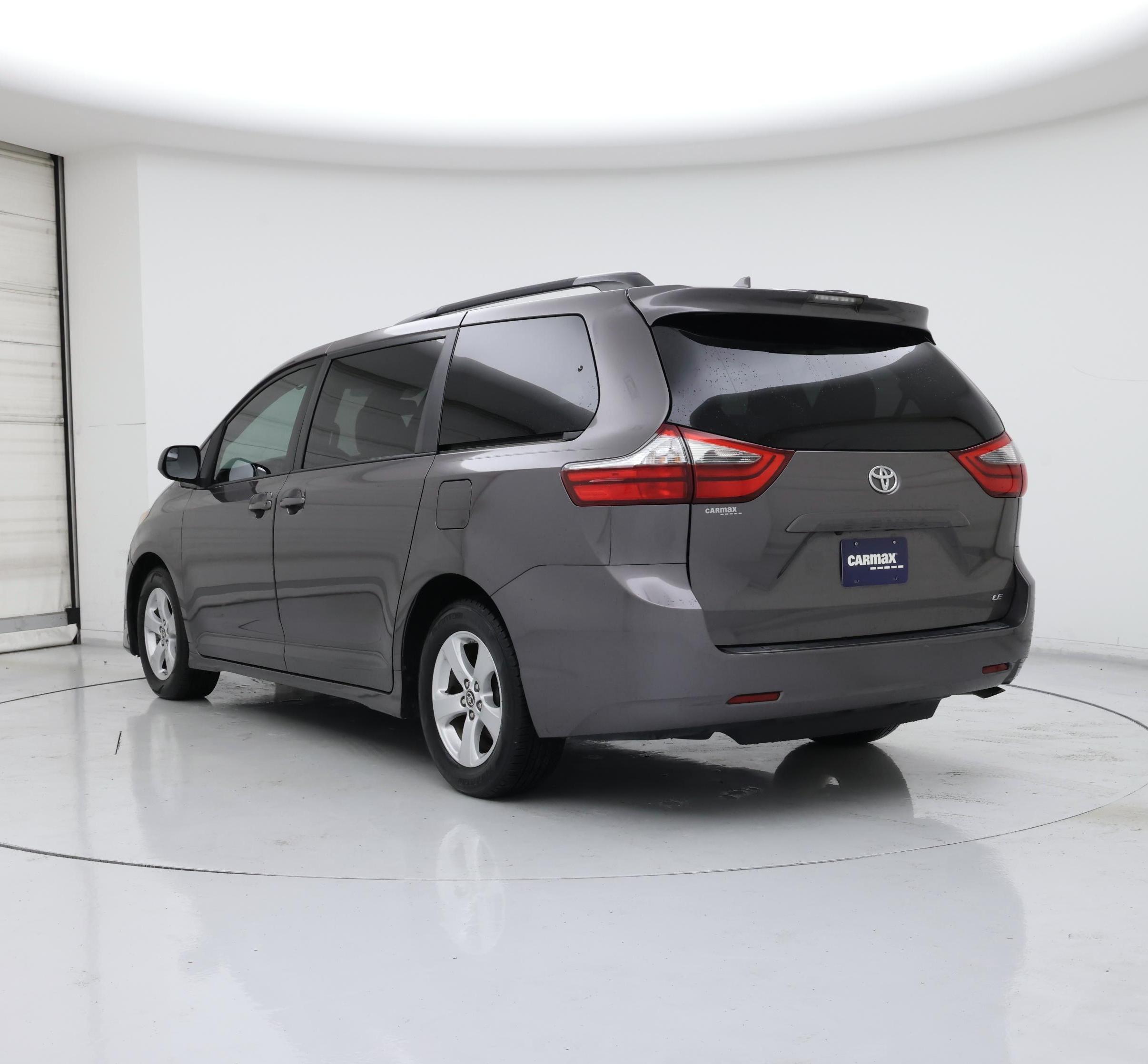 Thumbnail: 2020 Toyota Sienna - 2
