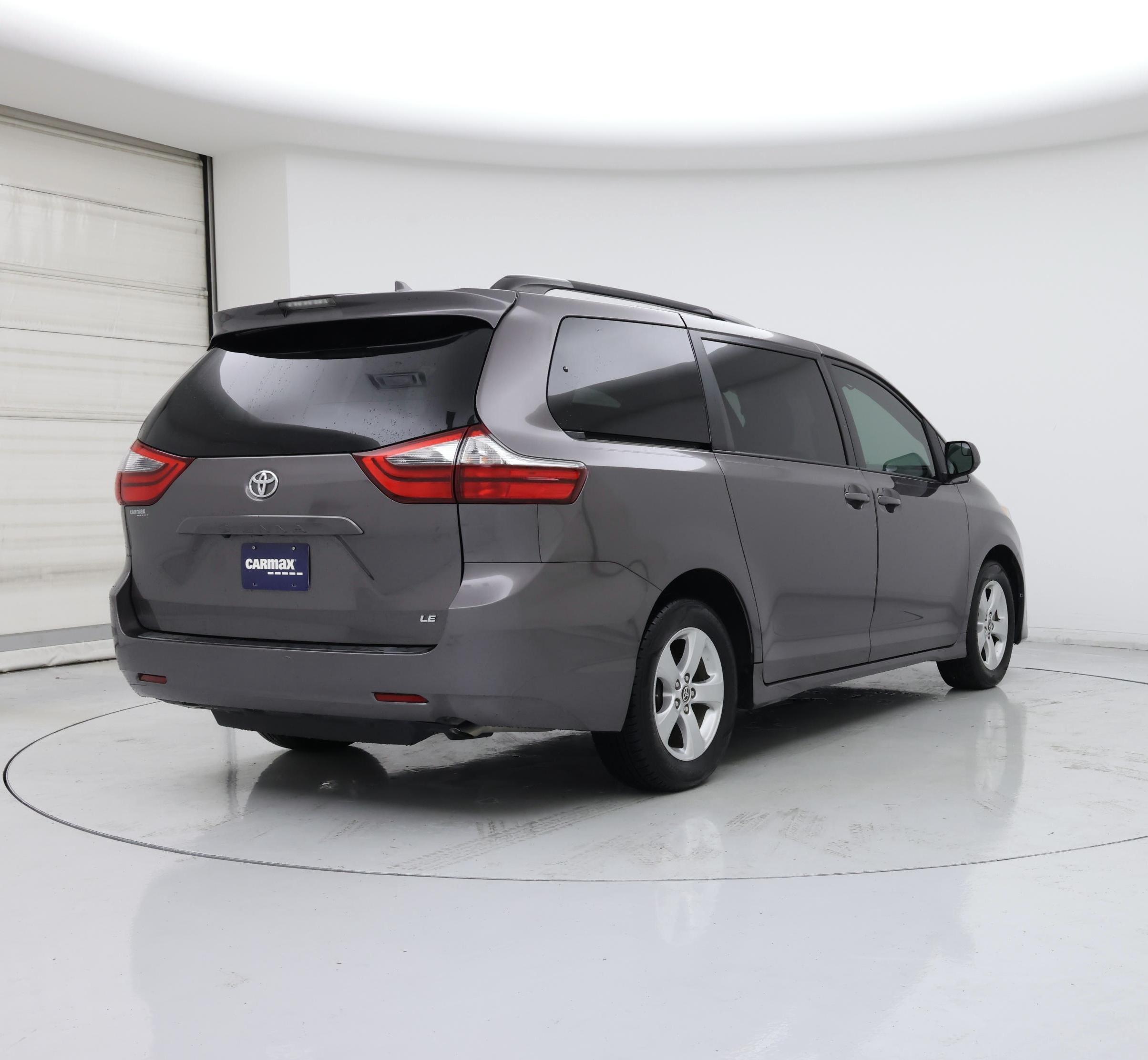 Thumbnail: 2020 Toyota Sienna - 8