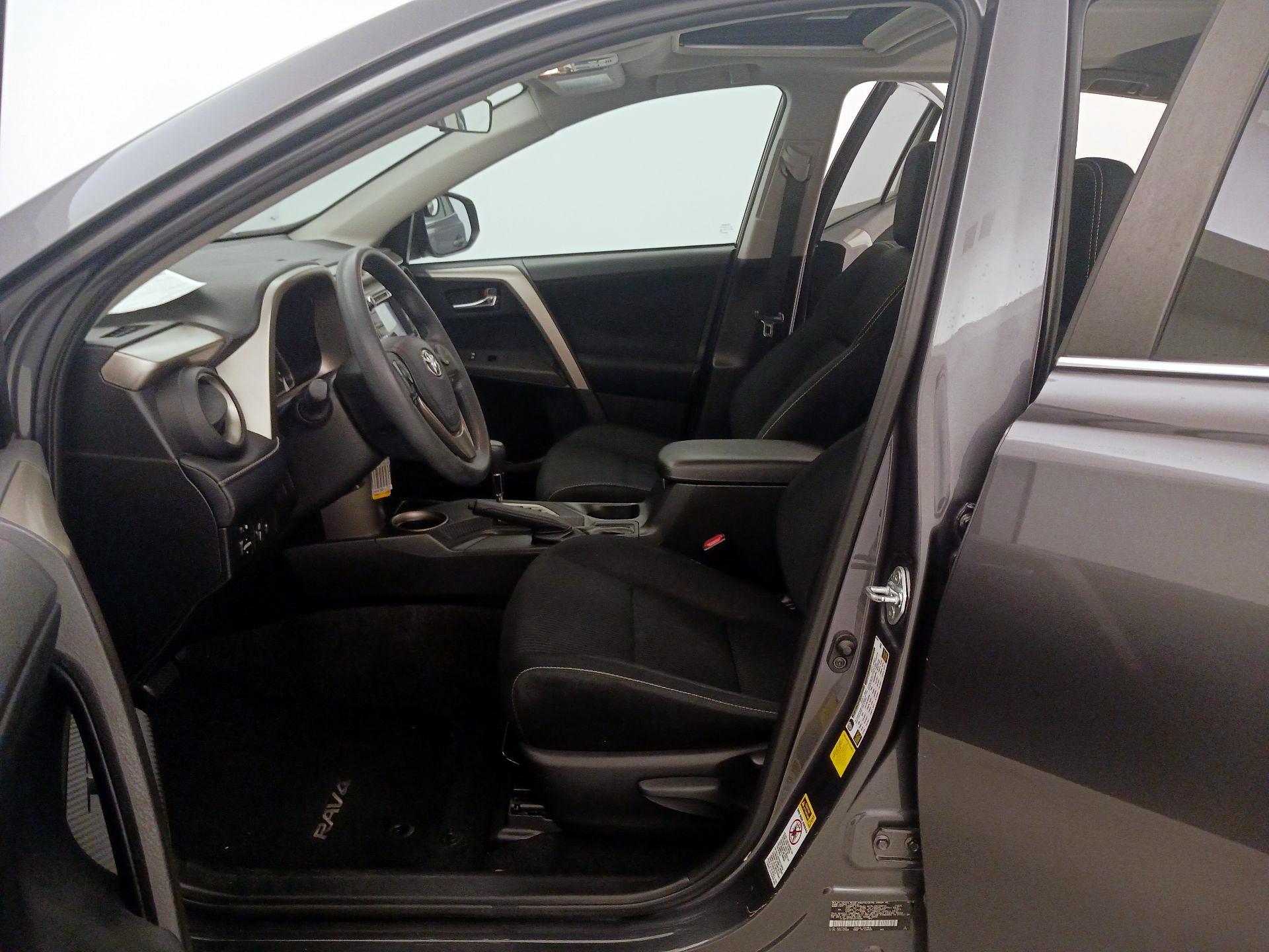 Thumbnail: 2014 Toyota RAV4 - 11