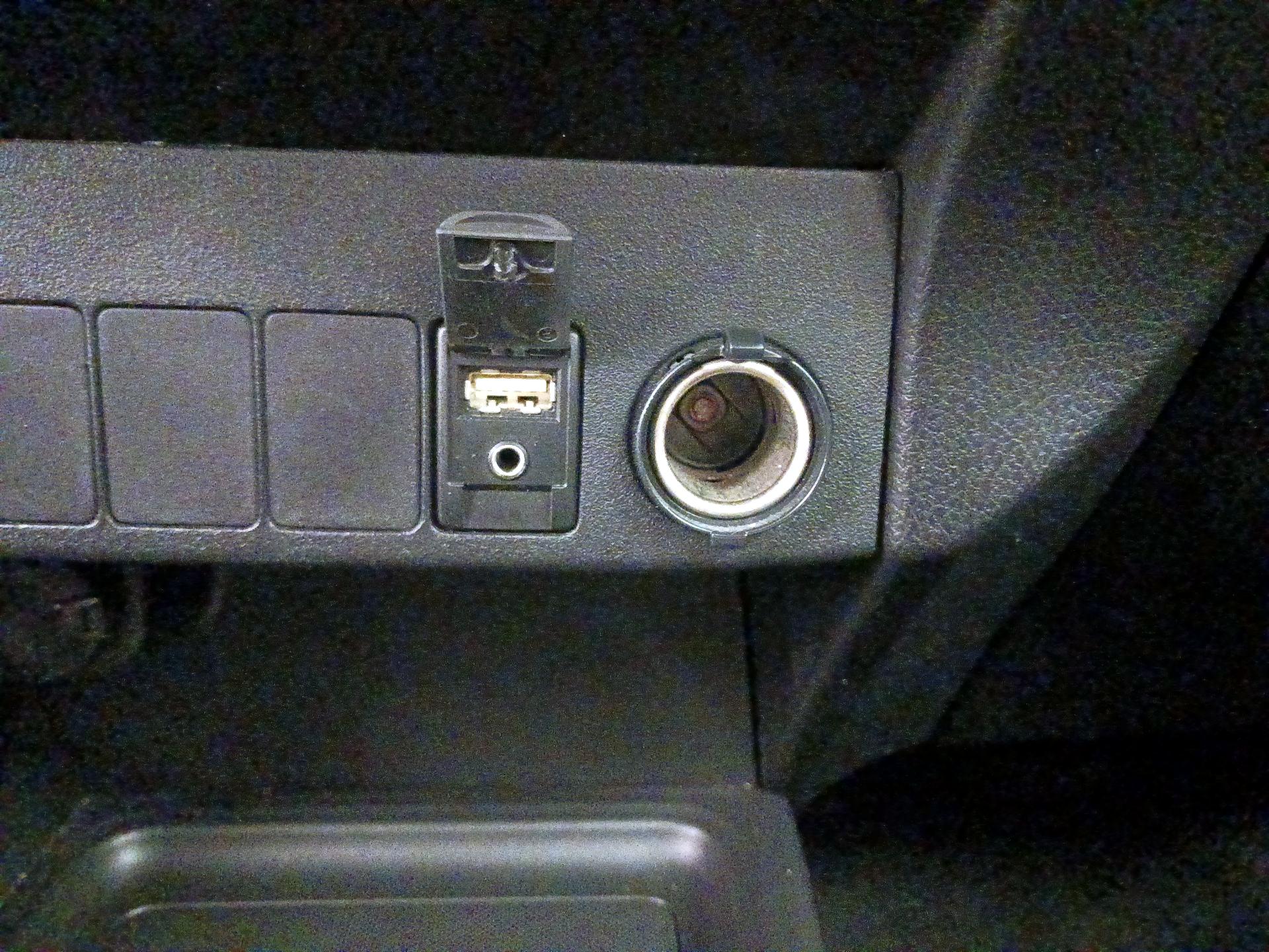 Thumbnail: 2014 Toyota RAV4 - 19