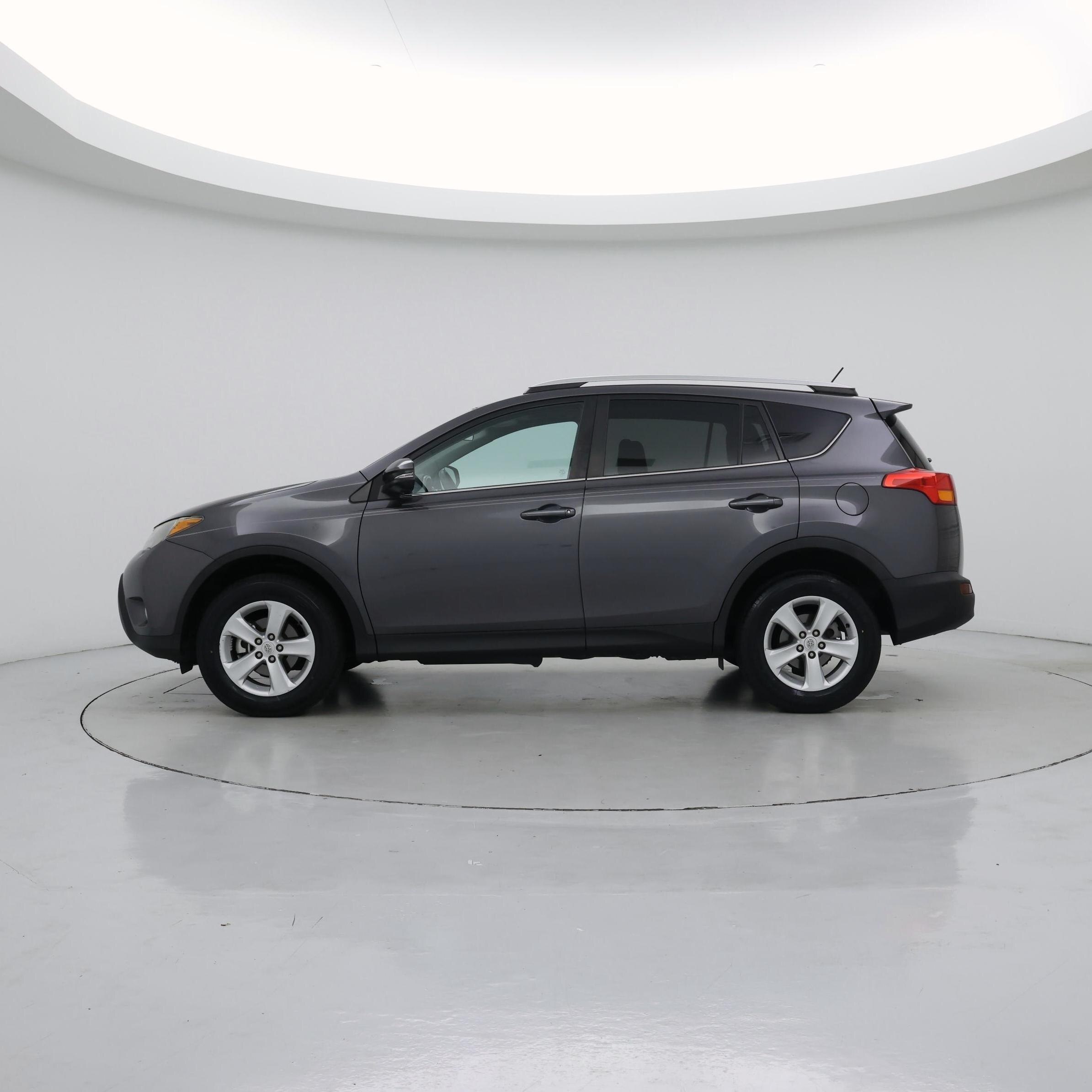 Thumbnail: 2014 Toyota RAV4 - 3