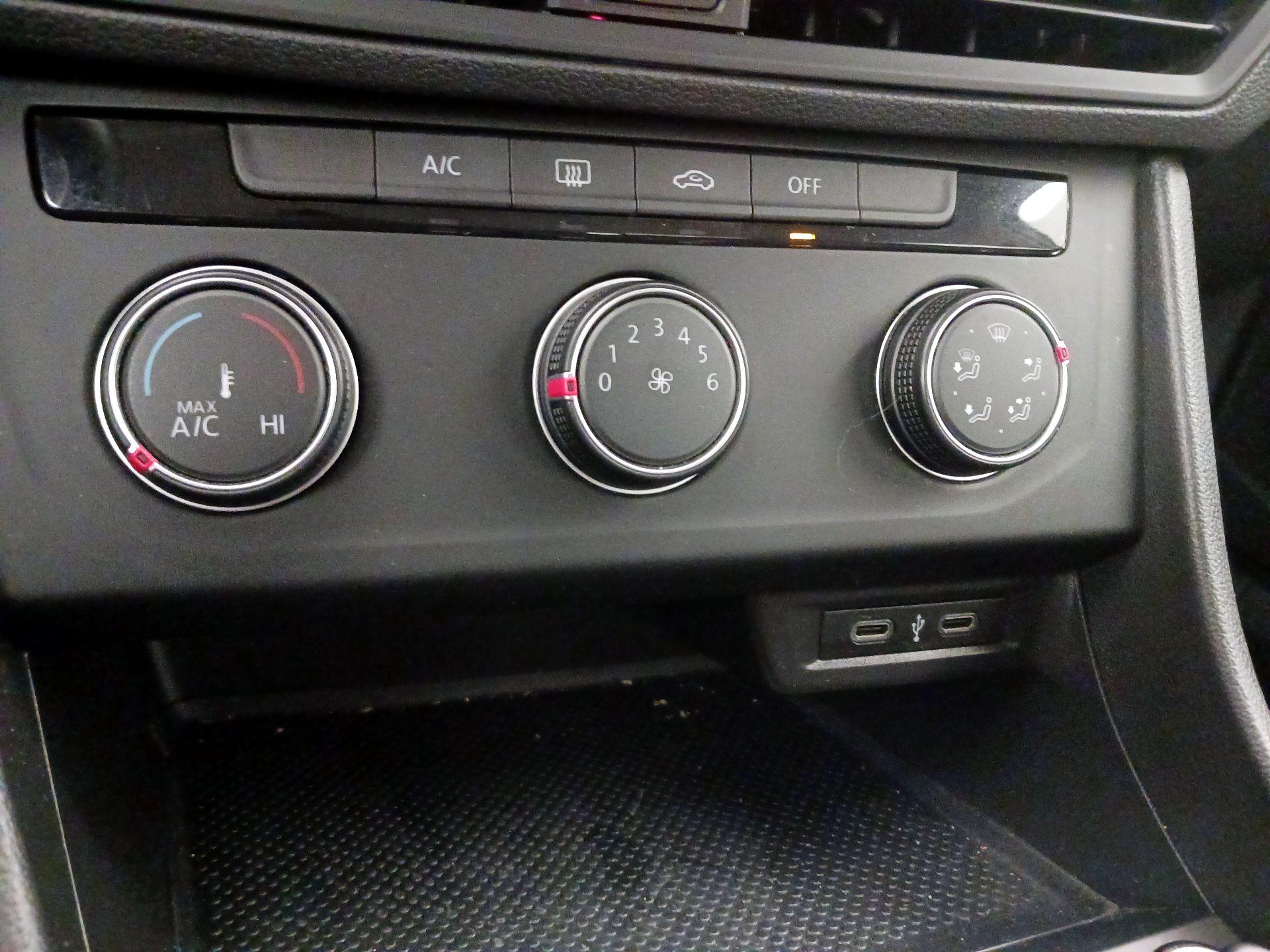 Thumbnail: 2020 Volkswagen Jetta - 16