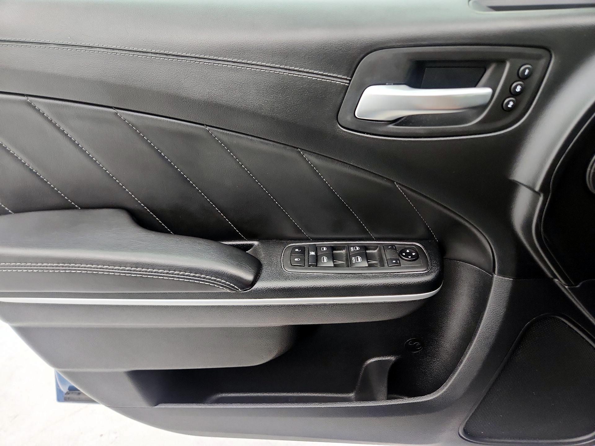 Thumbnail: 2020 Dodge Charger - 12