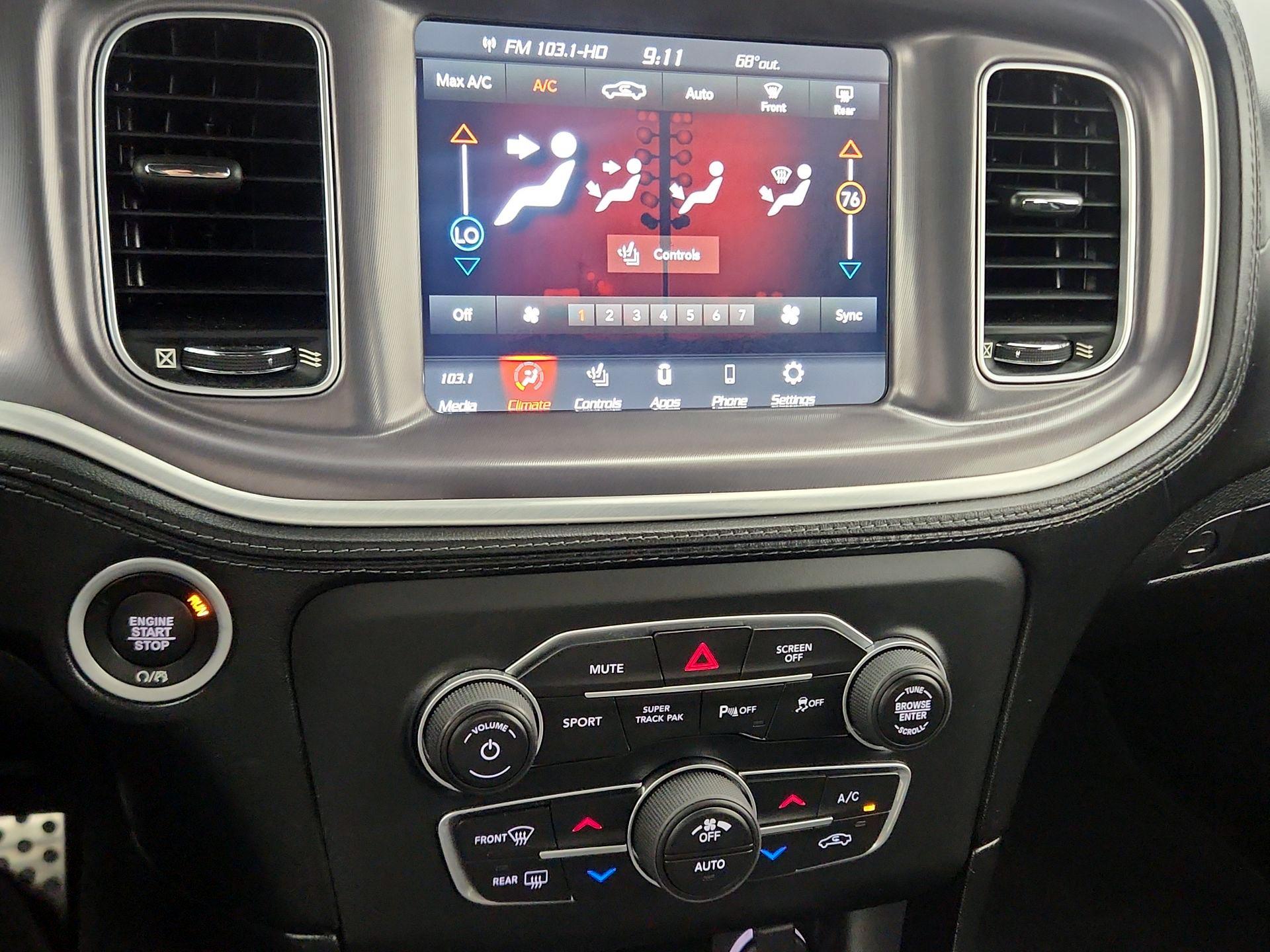 Thumbnail: 2020 Dodge Charger - 16