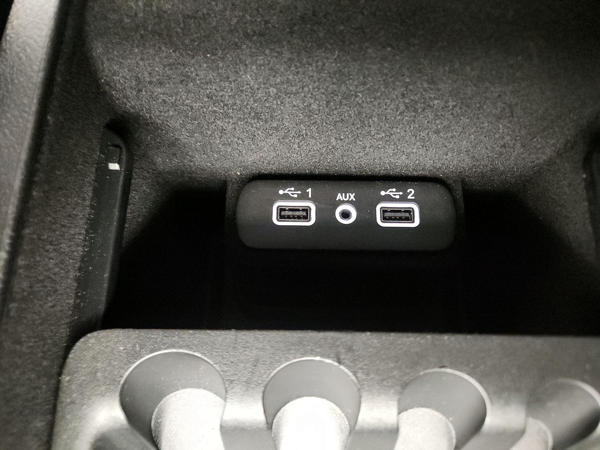 Thumbnail: 2020 Dodge Charger - 18