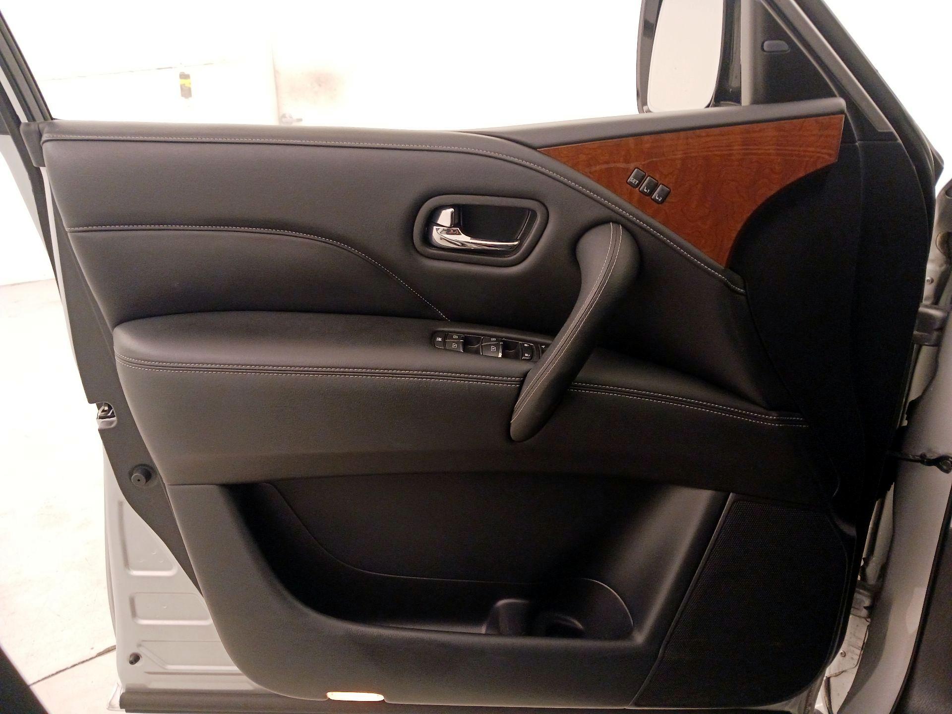 Thumbnail: 2019 INFINITI QX80 - 12