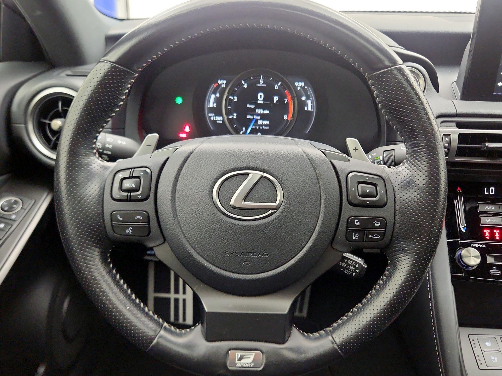 Thumbnail: 2022 Lexus IS - 10