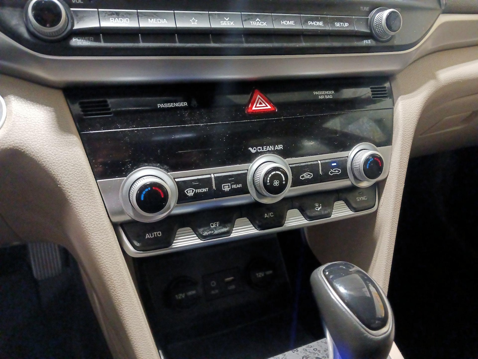 2020 Hyundai Elantra Value Edition - Photo 17