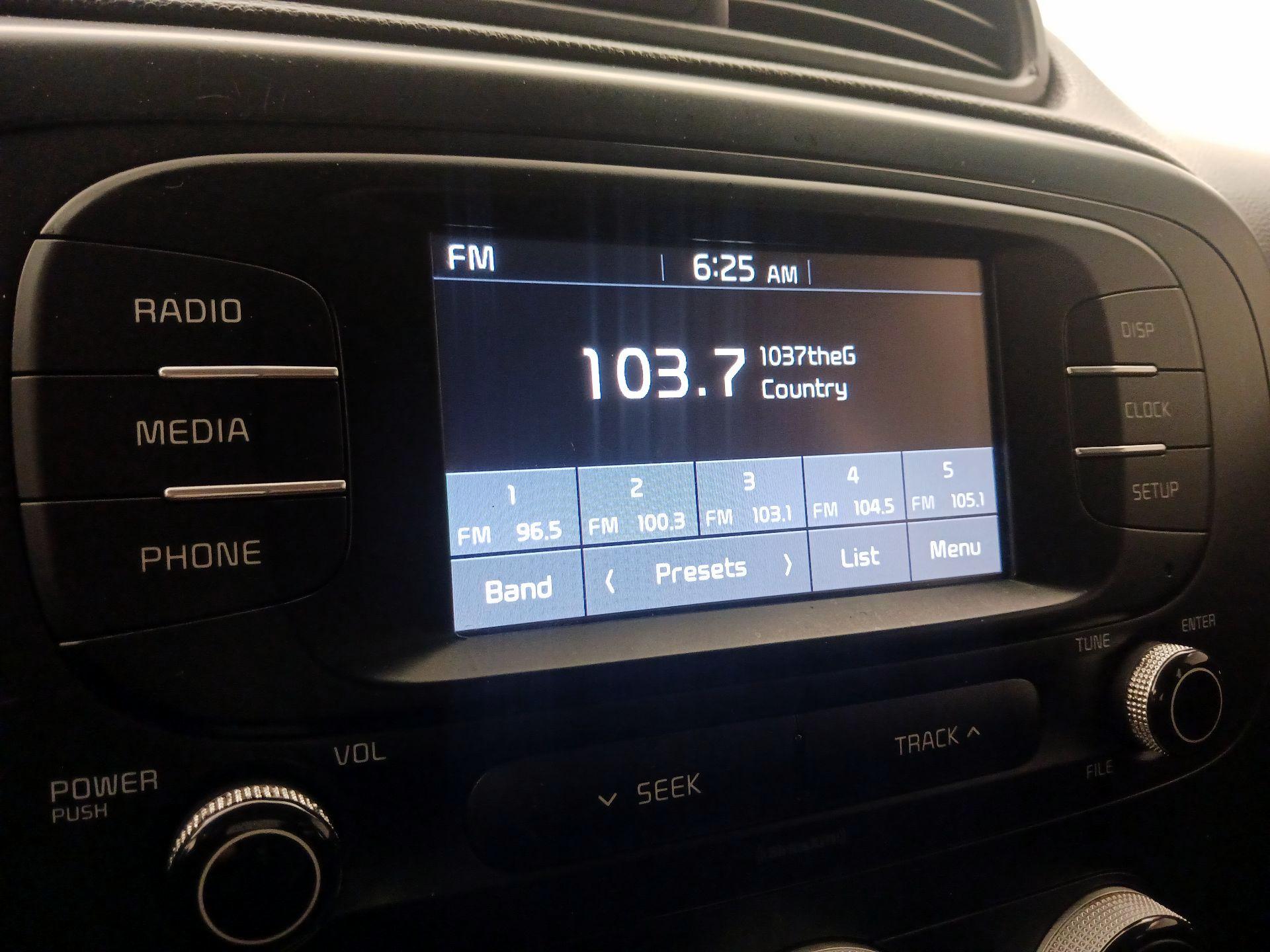 Thumbnail: 2017 Kia Soul - 15