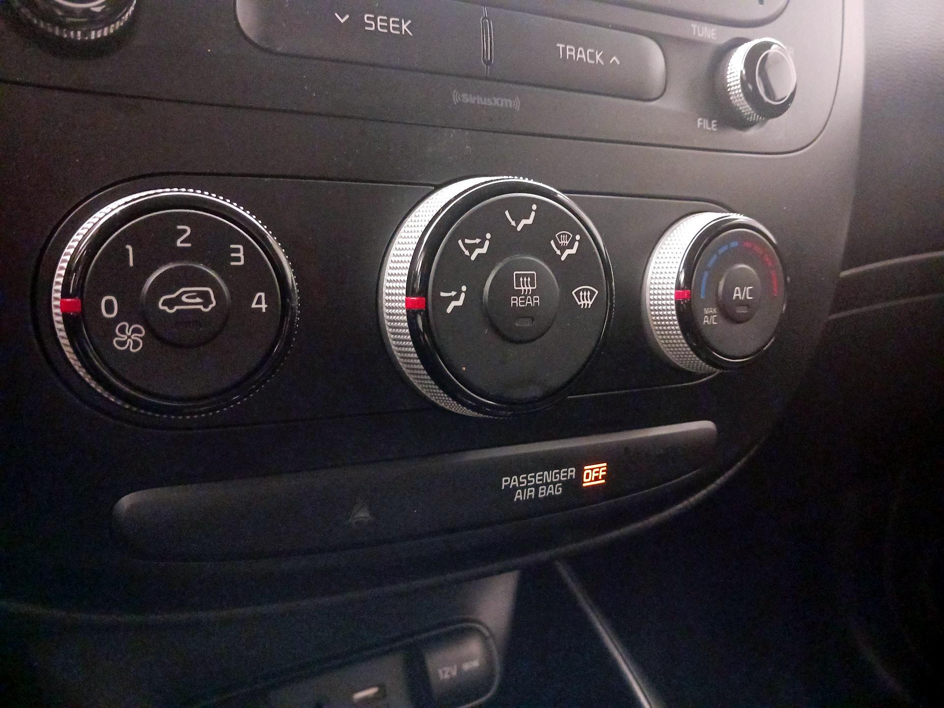 Thumbnail: 2017 Kia Soul - 16