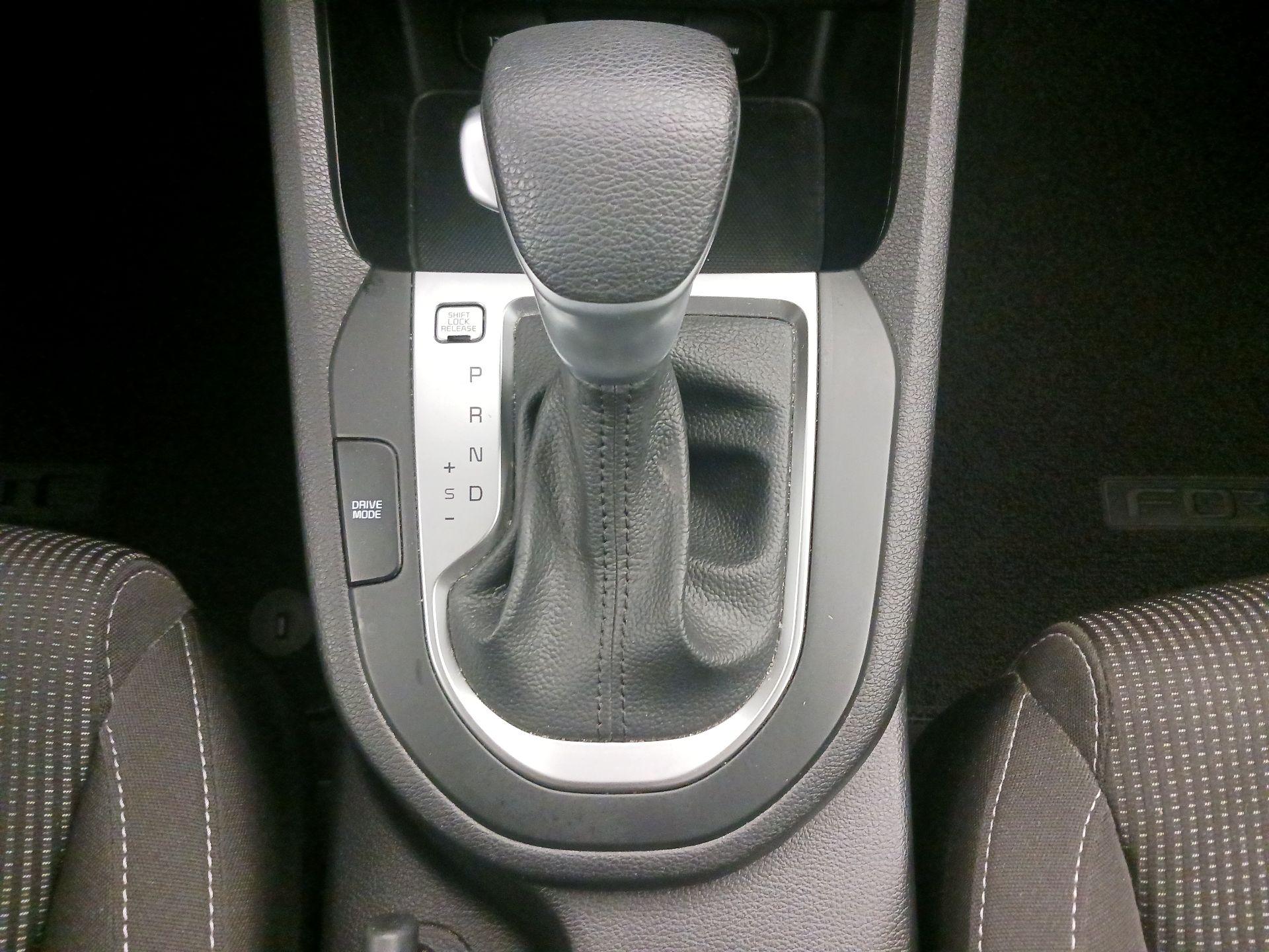 Thumbnail: 2021 Kia Forte - 17