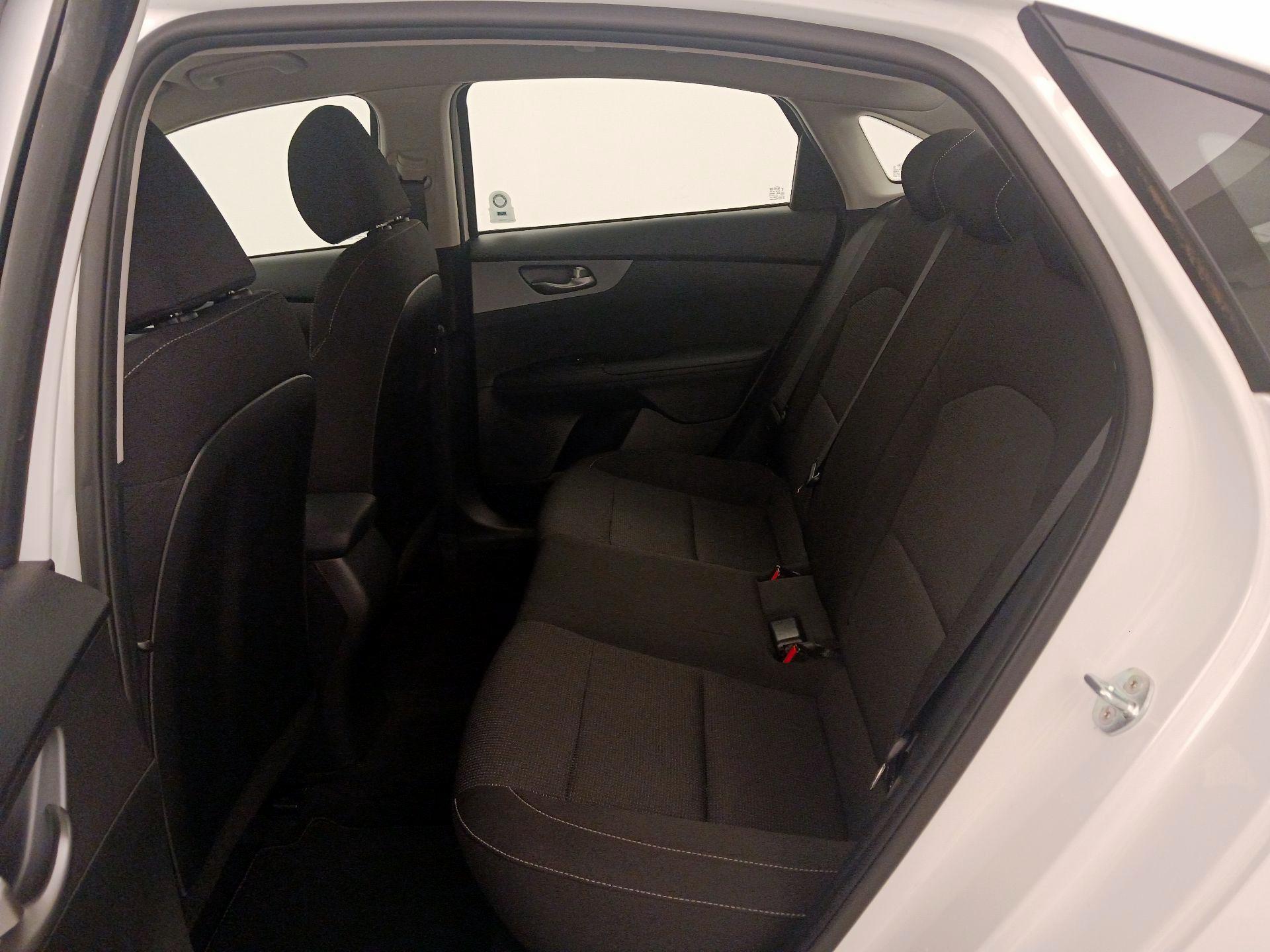 Thumbnail: 2021 Kia Forte - 19