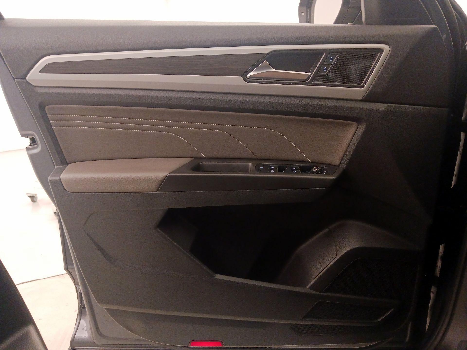 Thumbnail: 2022 Volkswagen Atlas - 12