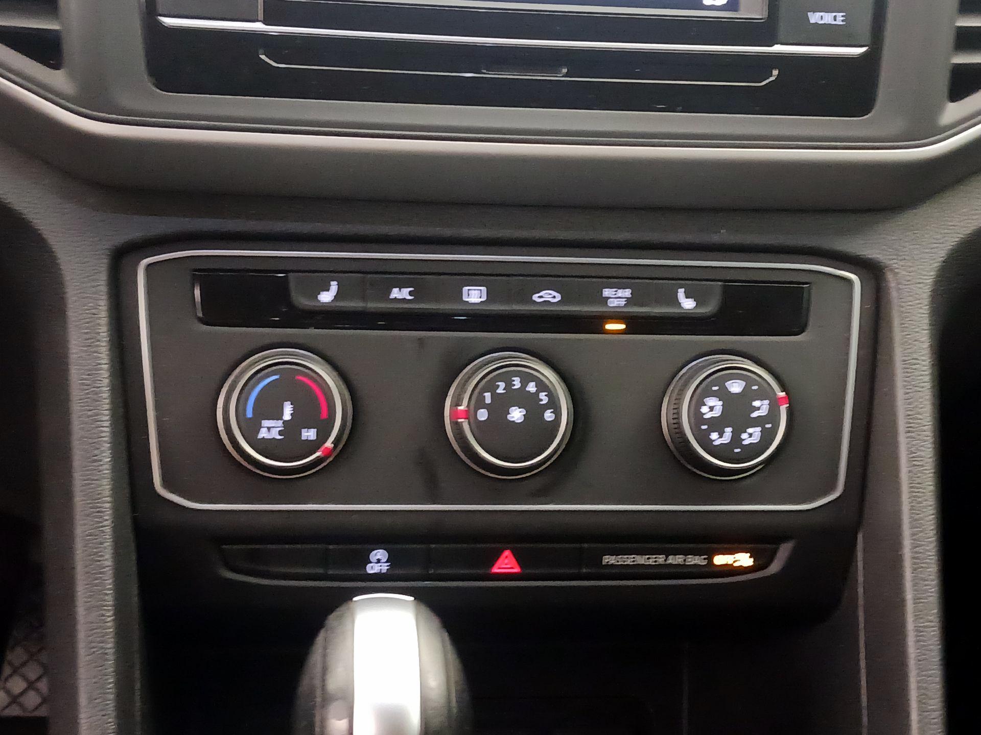 Thumbnail: 2022 Volkswagen Atlas - 16