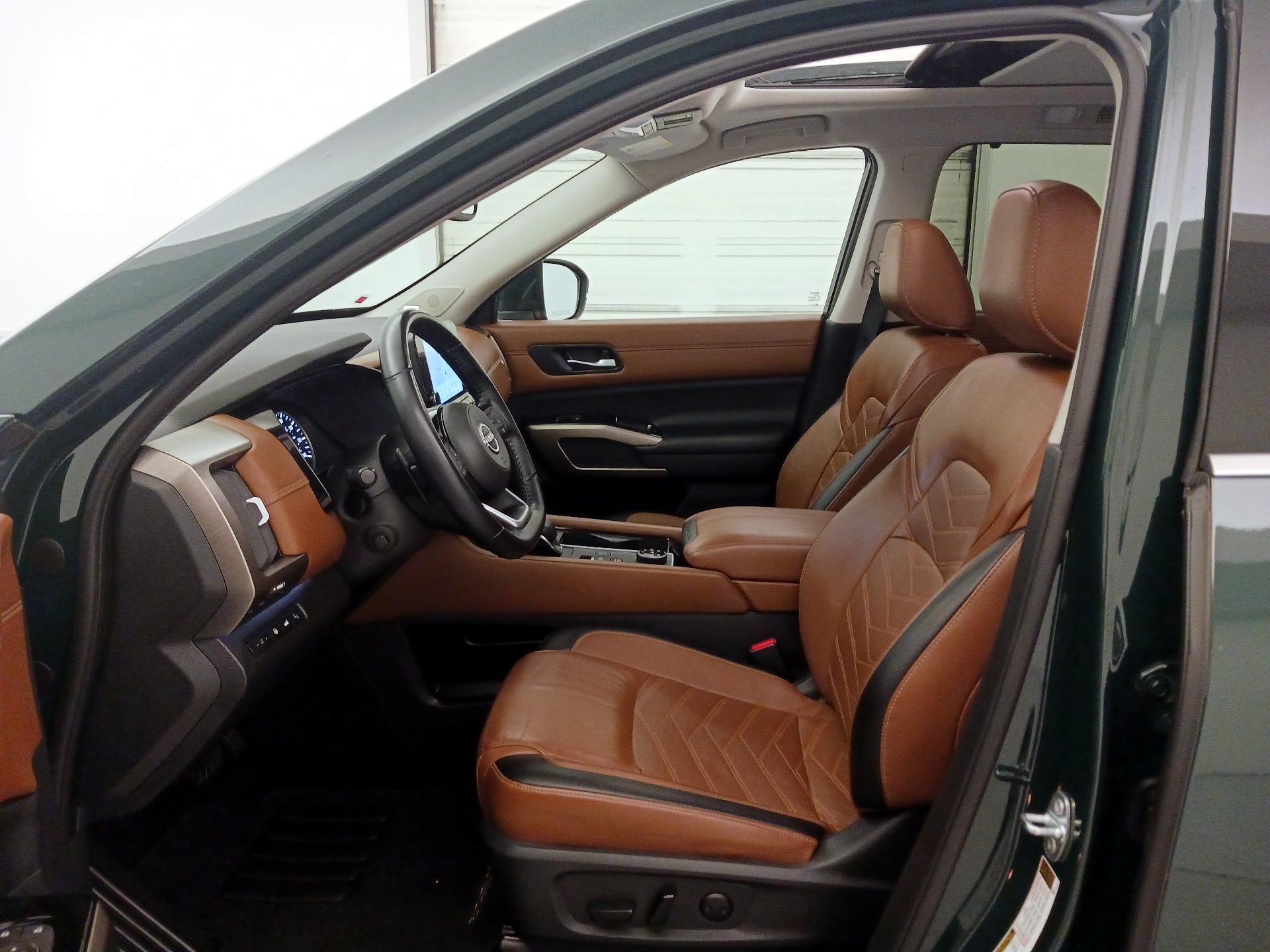 Thumbnail: 2022 Nissan Pathfinder - 11