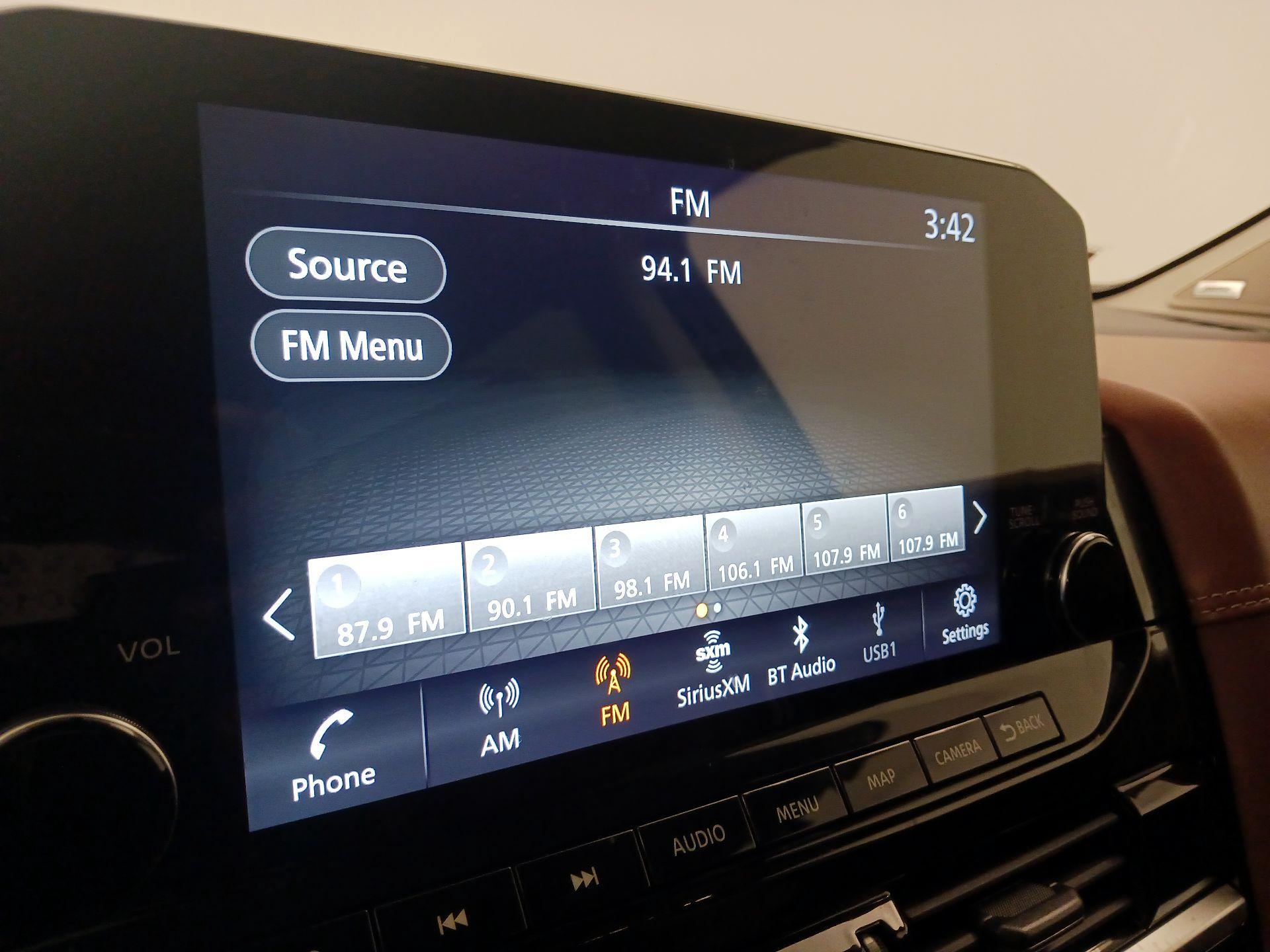 Thumbnail: 2022 Nissan Pathfinder - 16