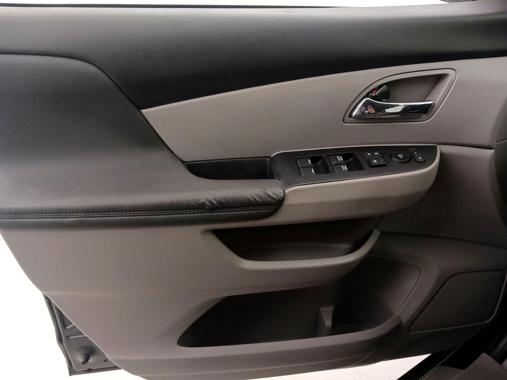 Thumbnail: 2017 Honda Odyssey - 12