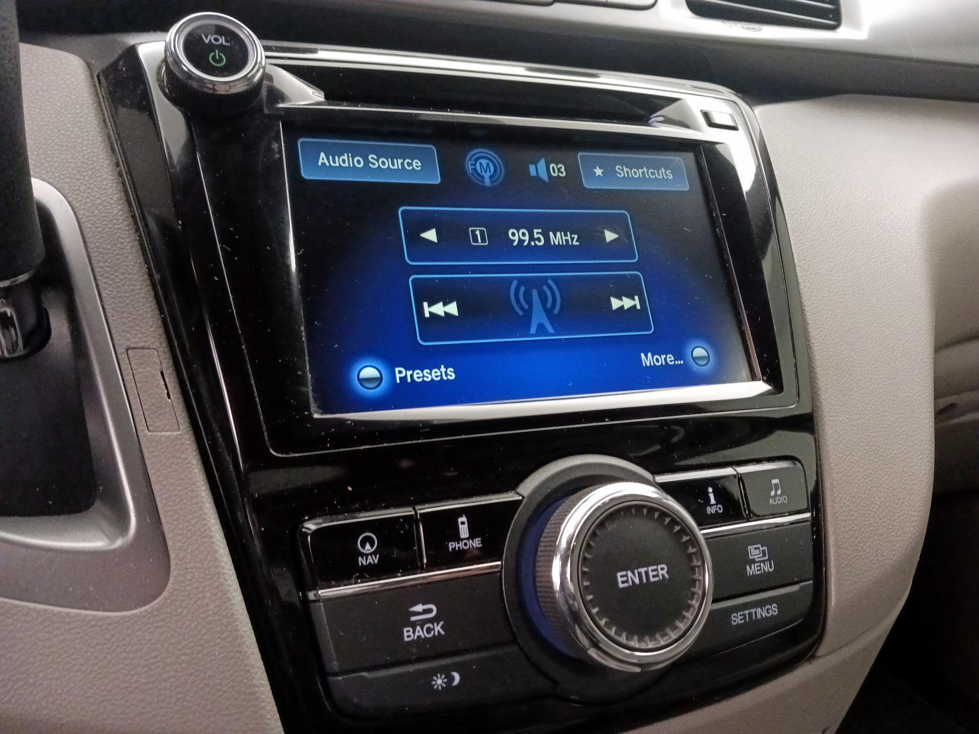 Thumbnail: 2017 Honda Odyssey - 16