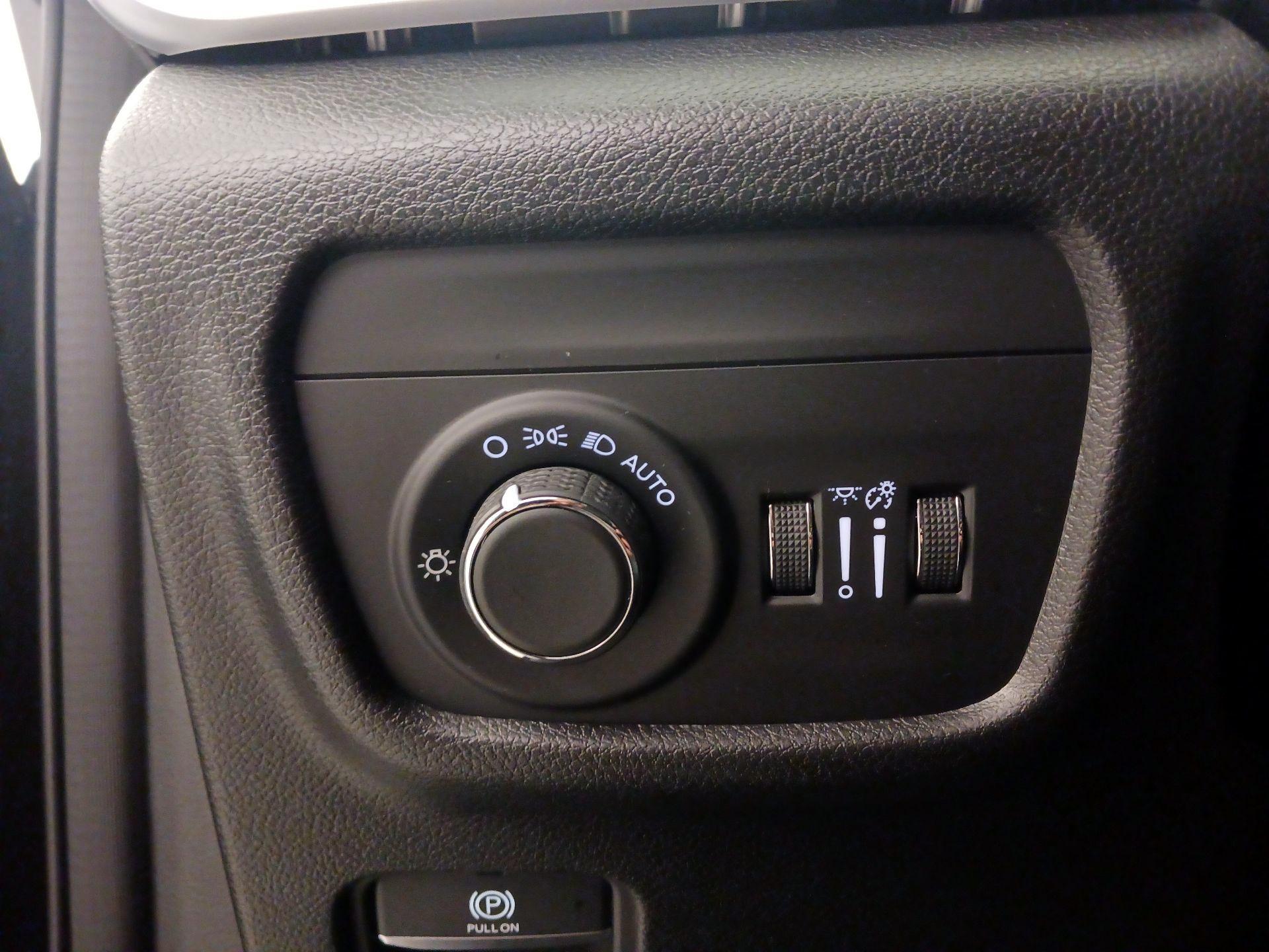 Thumbnail: 2024 Jeep Grand Cherokee - 13