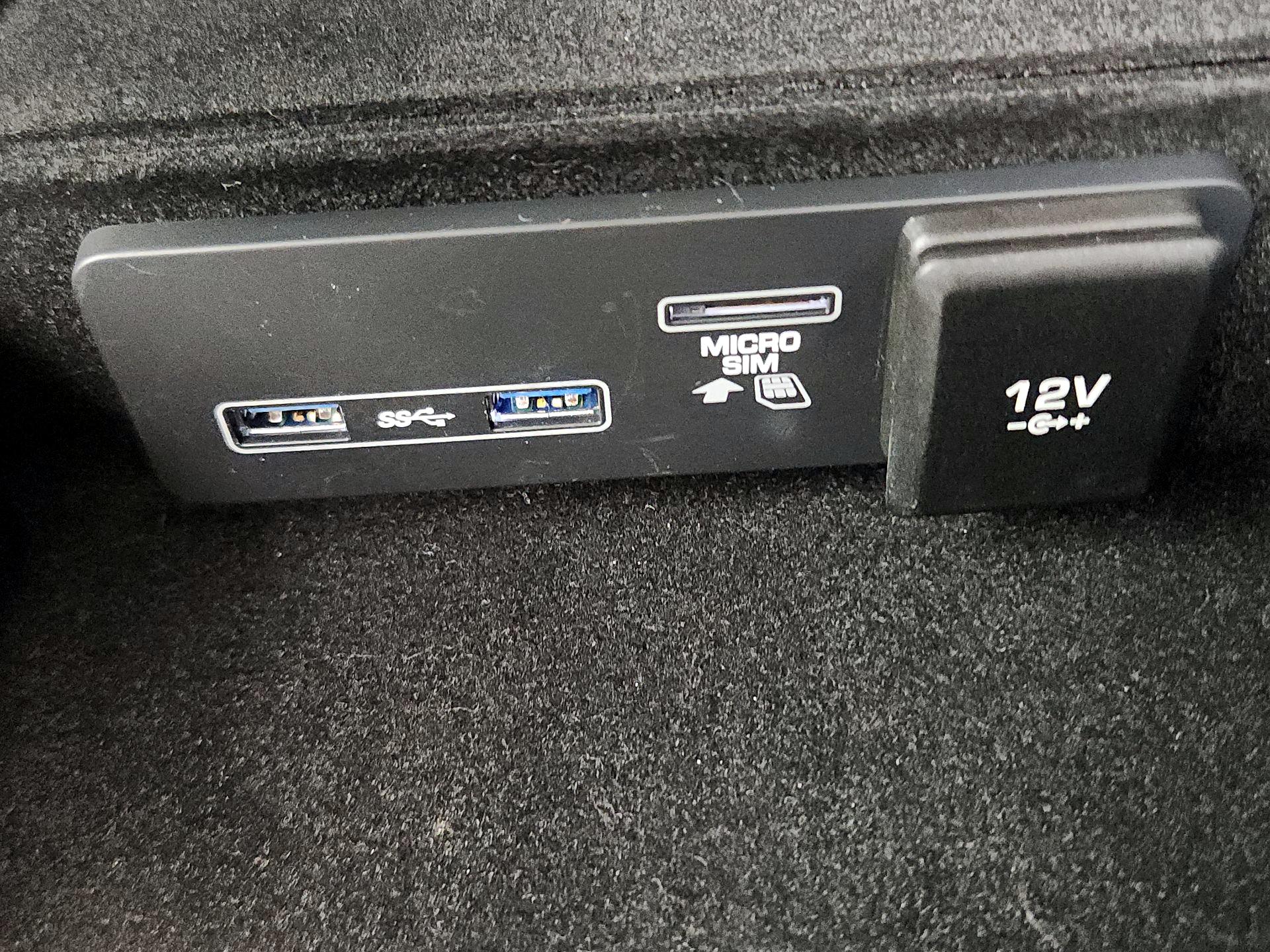 Thumbnail: 2019 Land Rover Range Rover Velar - 19