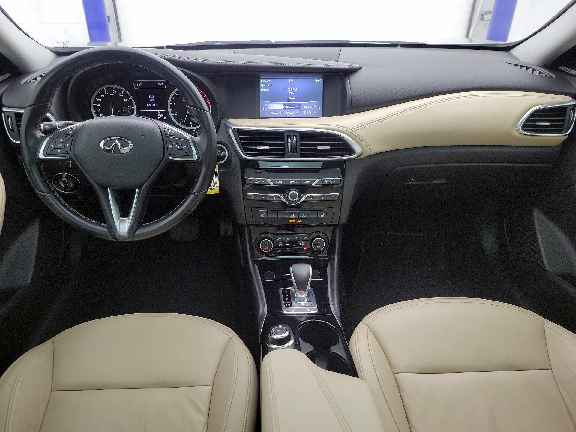 Thumbnail: 2017 INFINITI QX30 - 9
