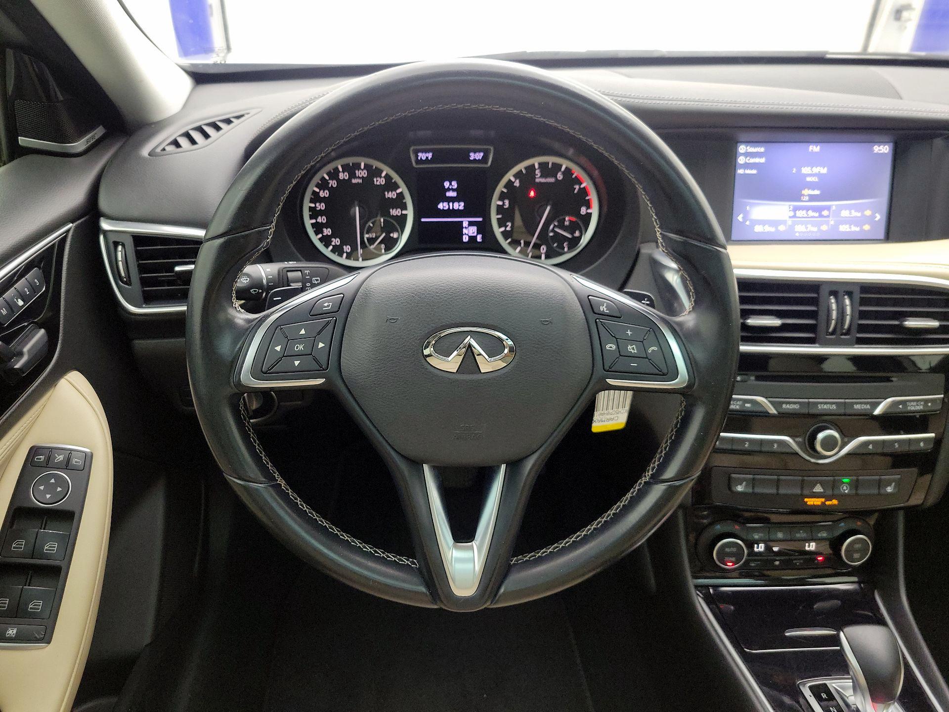 Thumbnail: 2017 INFINITI QX30 - 10