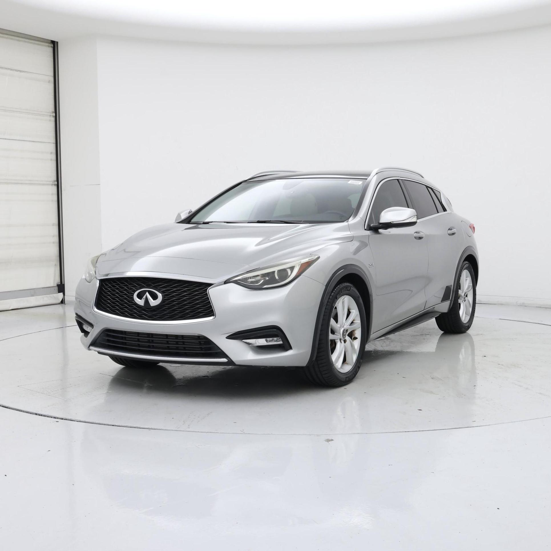 Thumbnail: 2017 INFINITI QX30 - 4