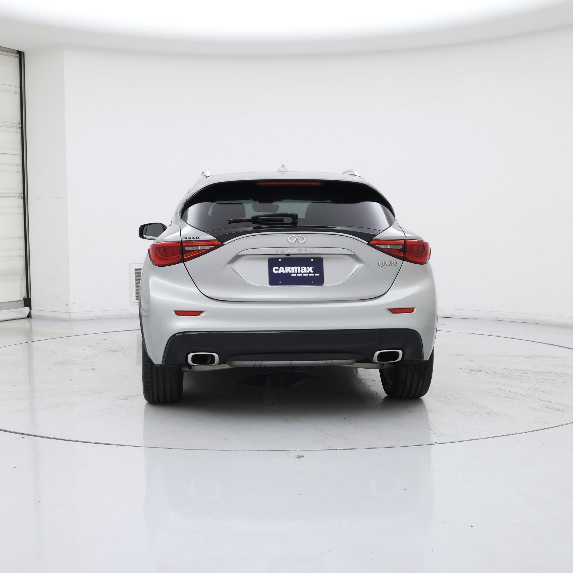 Thumbnail: 2017 INFINITI QX30 - 6