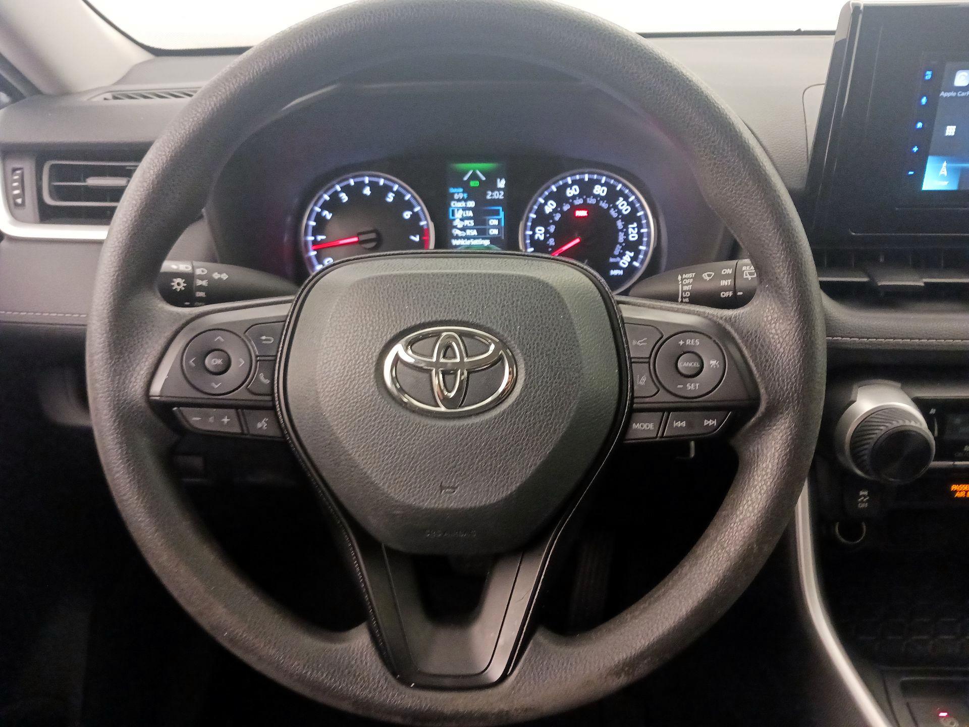 Thumbnail: 2021 Toyota RAV4 - 10