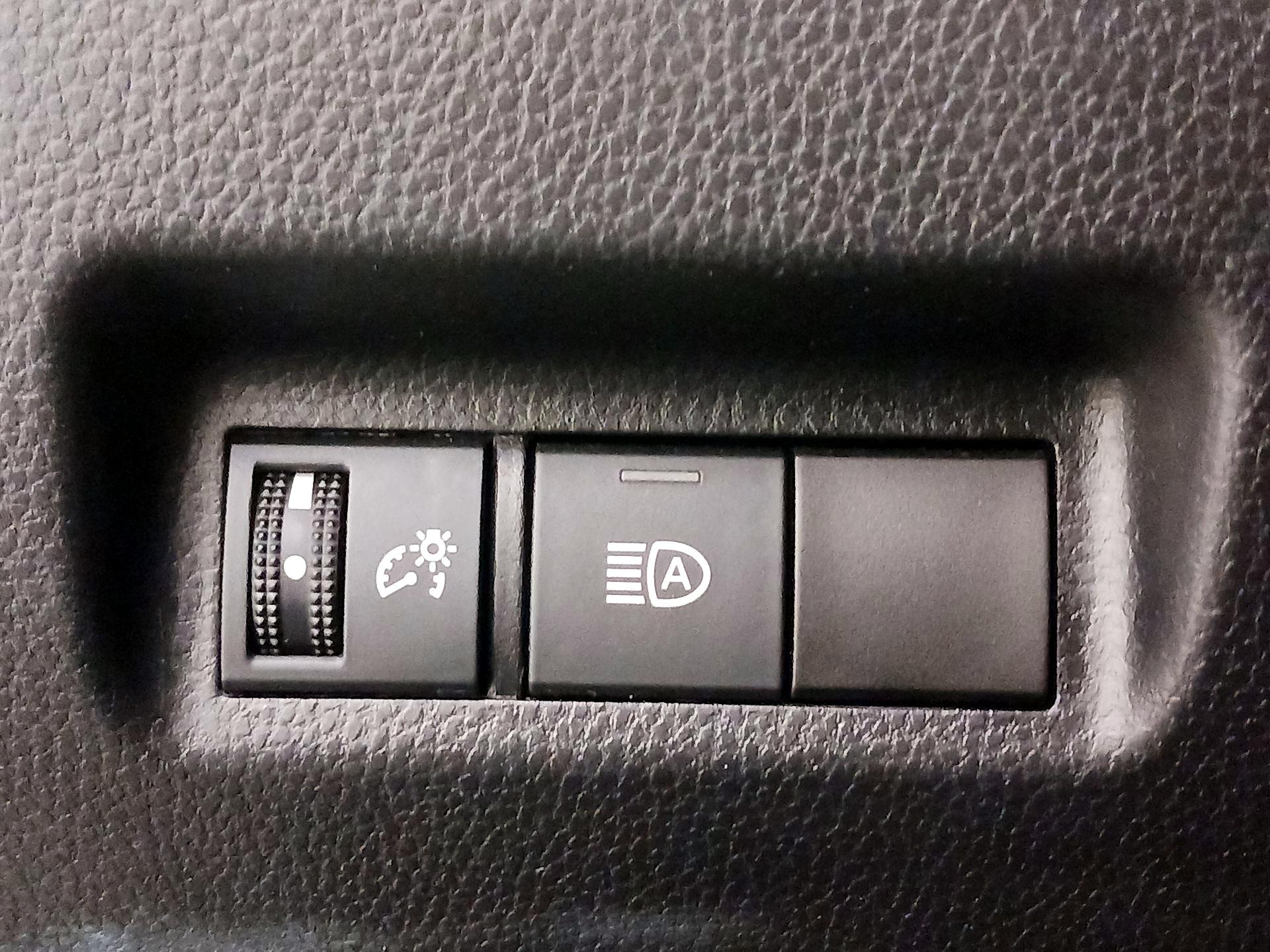 Thumbnail: 2021 Toyota RAV4 - 13