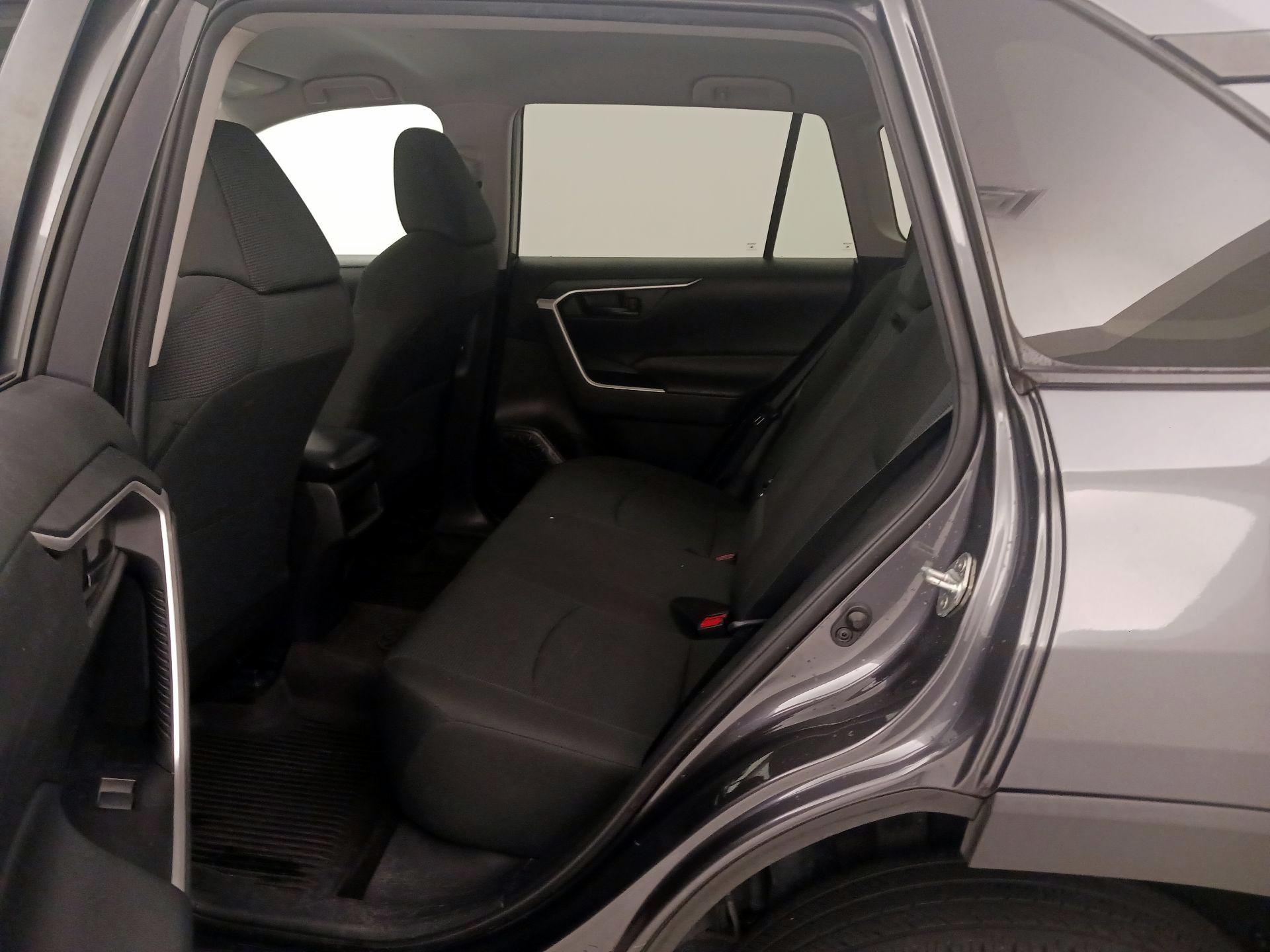 Thumbnail: 2021 Toyota RAV4 - 19