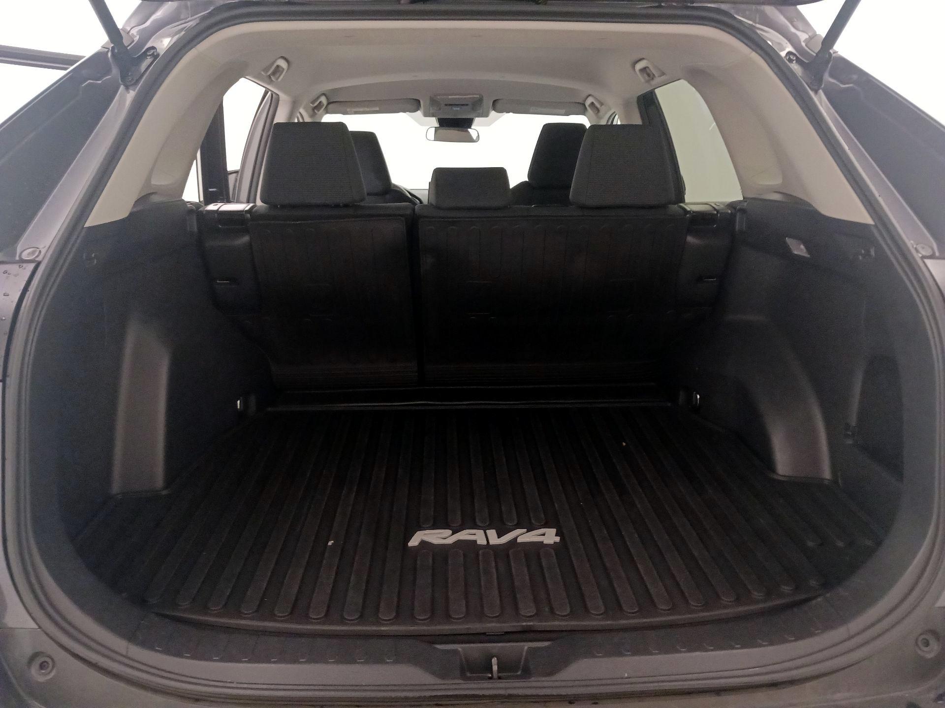 Thumbnail: 2021 Toyota RAV4 - 20