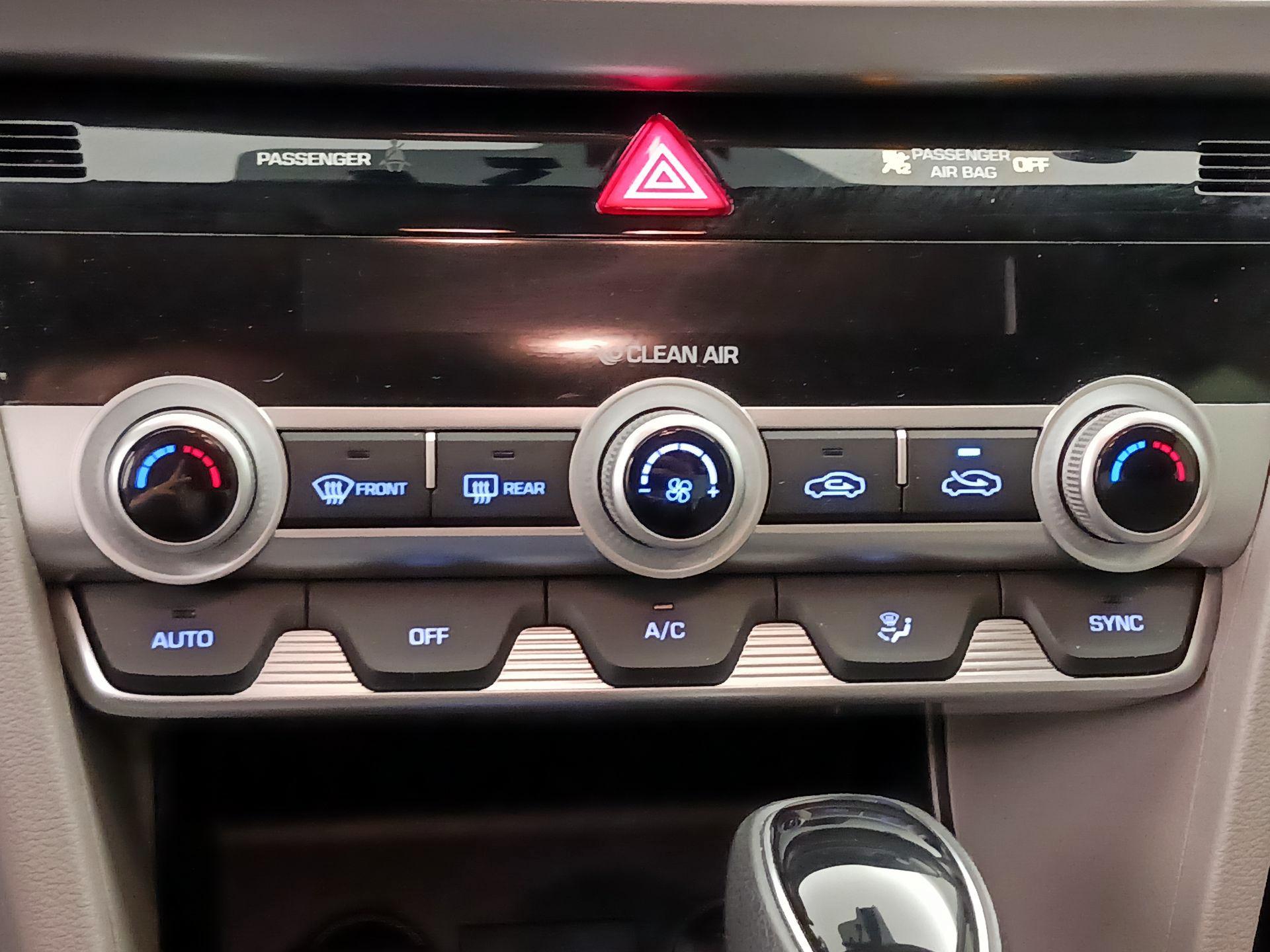 Thumbnail: 2020 Hyundai Elantra - 16