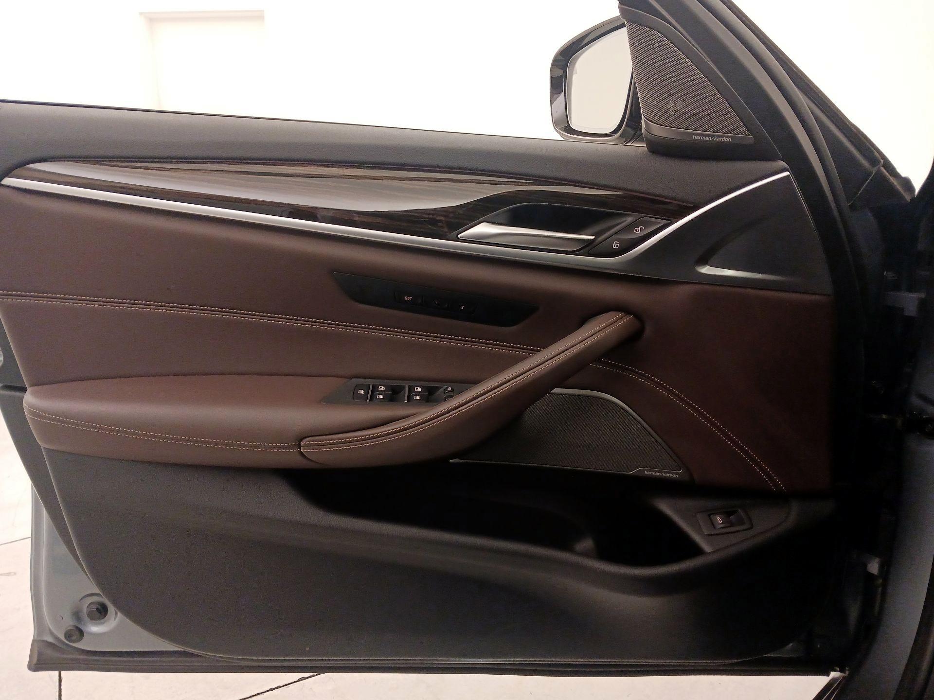 Thumbnail: 2022 BMW 5 Series - 12