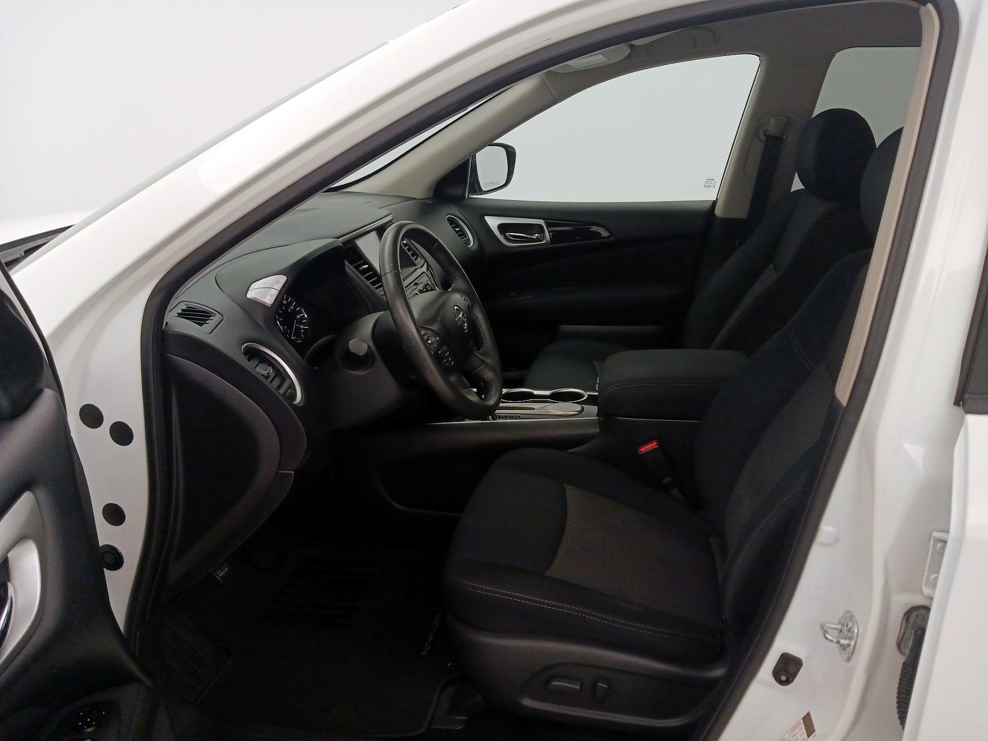 Thumbnail: 2017 Nissan Pathfinder - 11