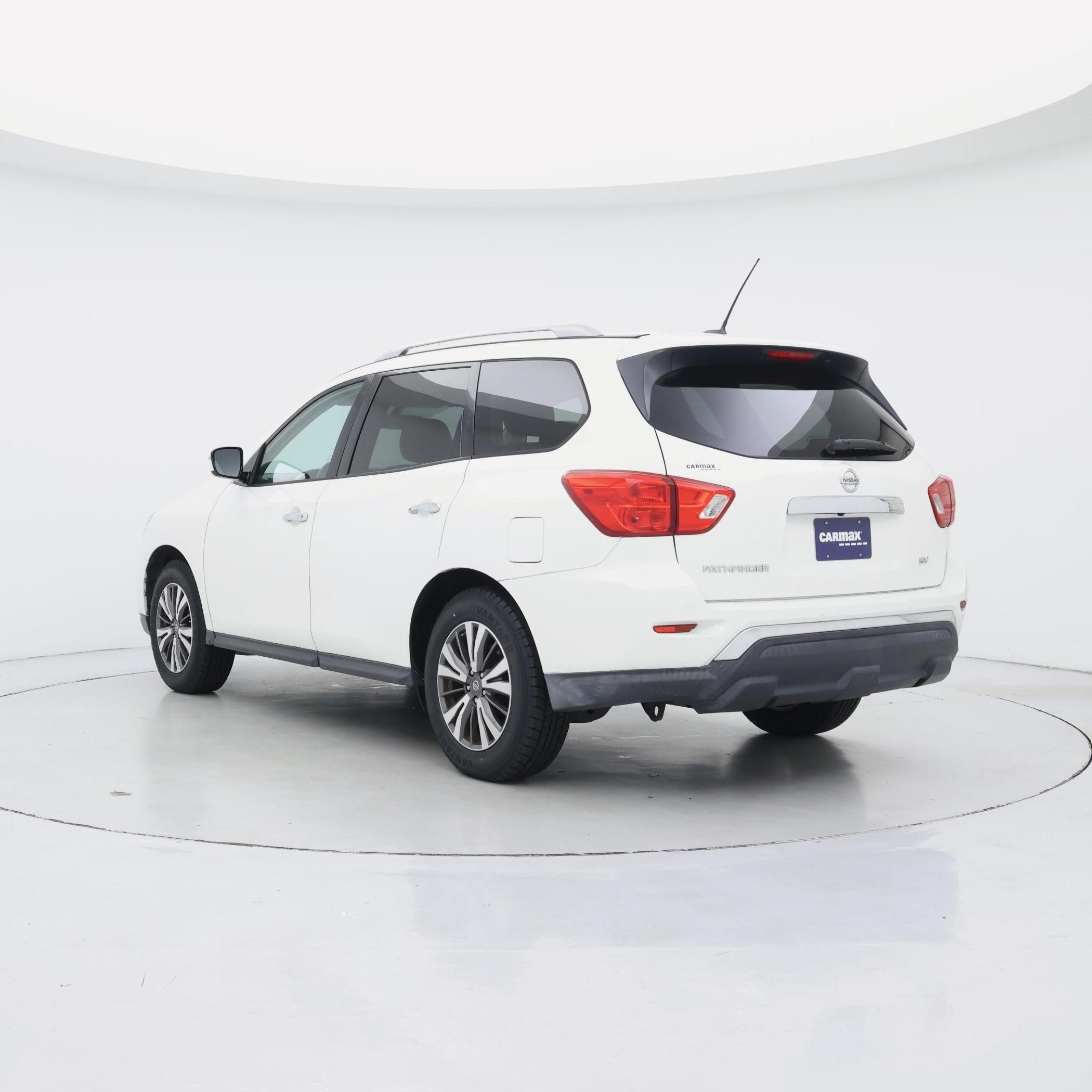 Thumbnail: 2017 Nissan Pathfinder - 2